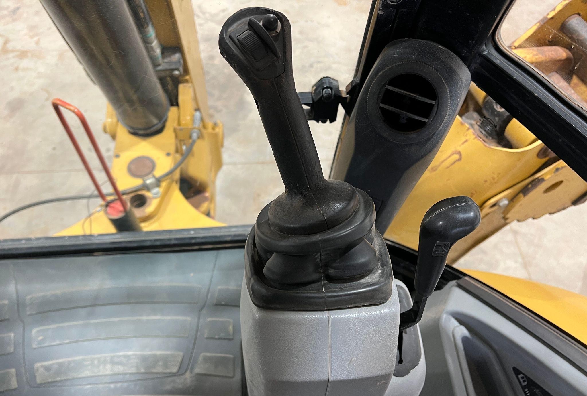 gallery 2012 Caterpillar 420E IT  backhoe