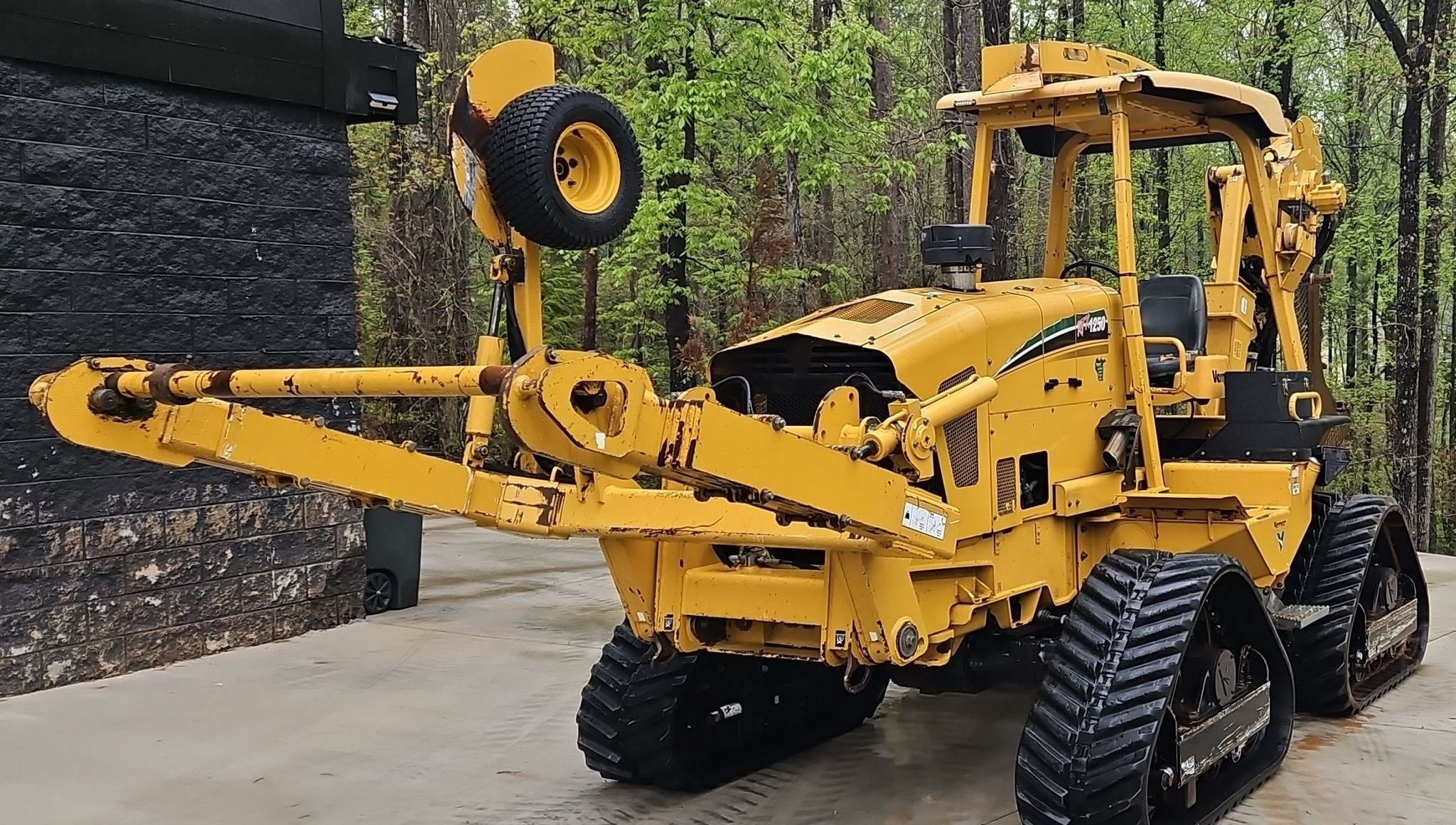 gallery 2014 Vermeer RTX1250 cable plow