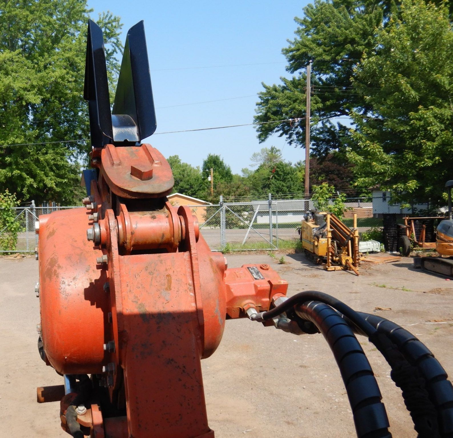gallery 2004 Ditch Witch HT115 cable plow