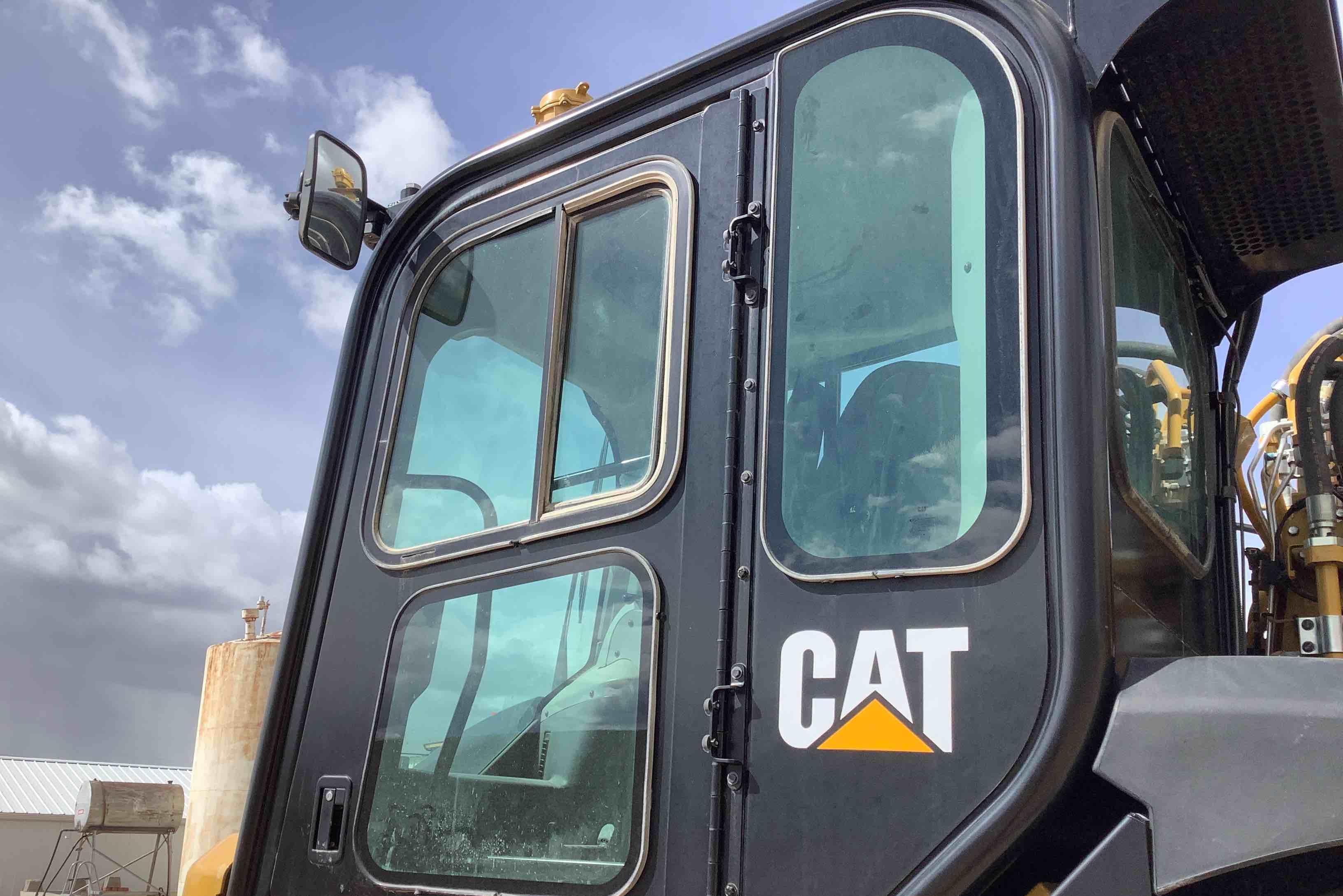 gallery 2017 Caterpillar 623K Self Propelled Elevating Scraper