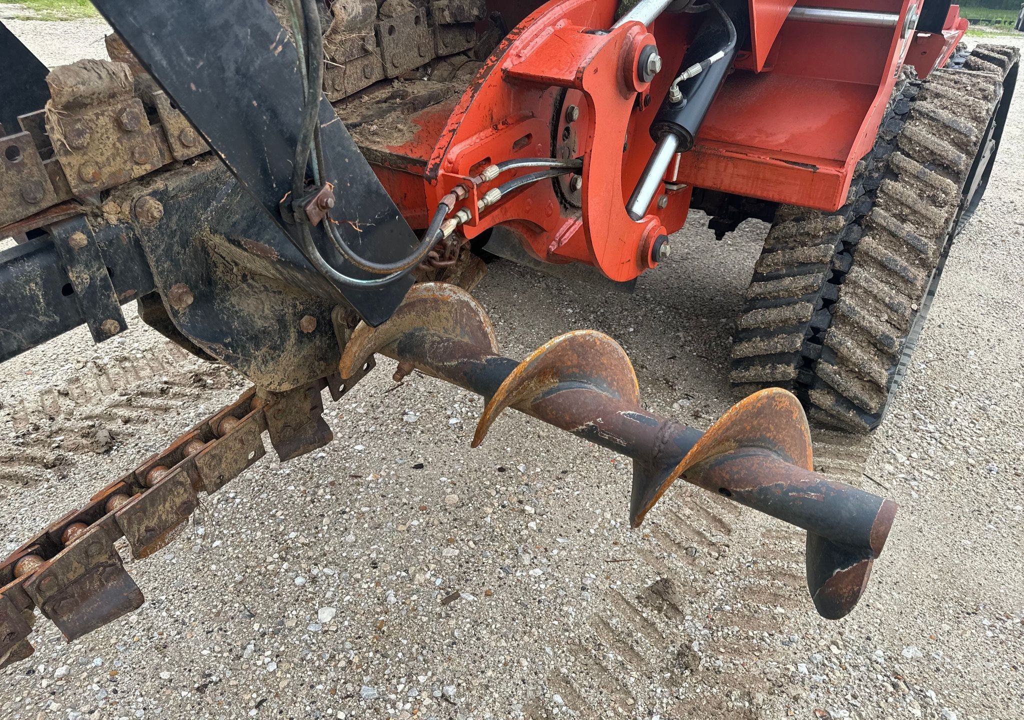 gallery 2013 Ditch Witch RT120 Quad trencher