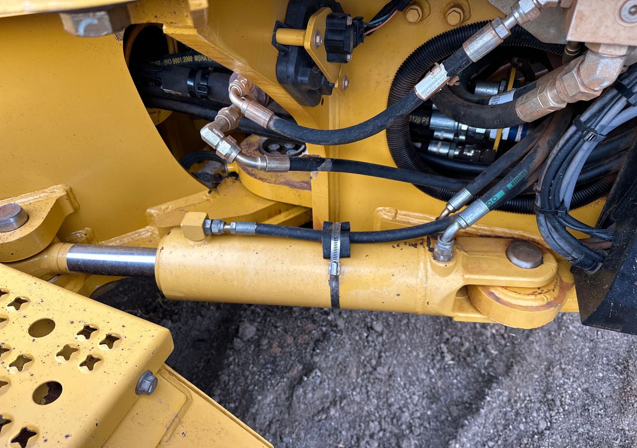 gallery 2013 John Deere 772GP motor grader