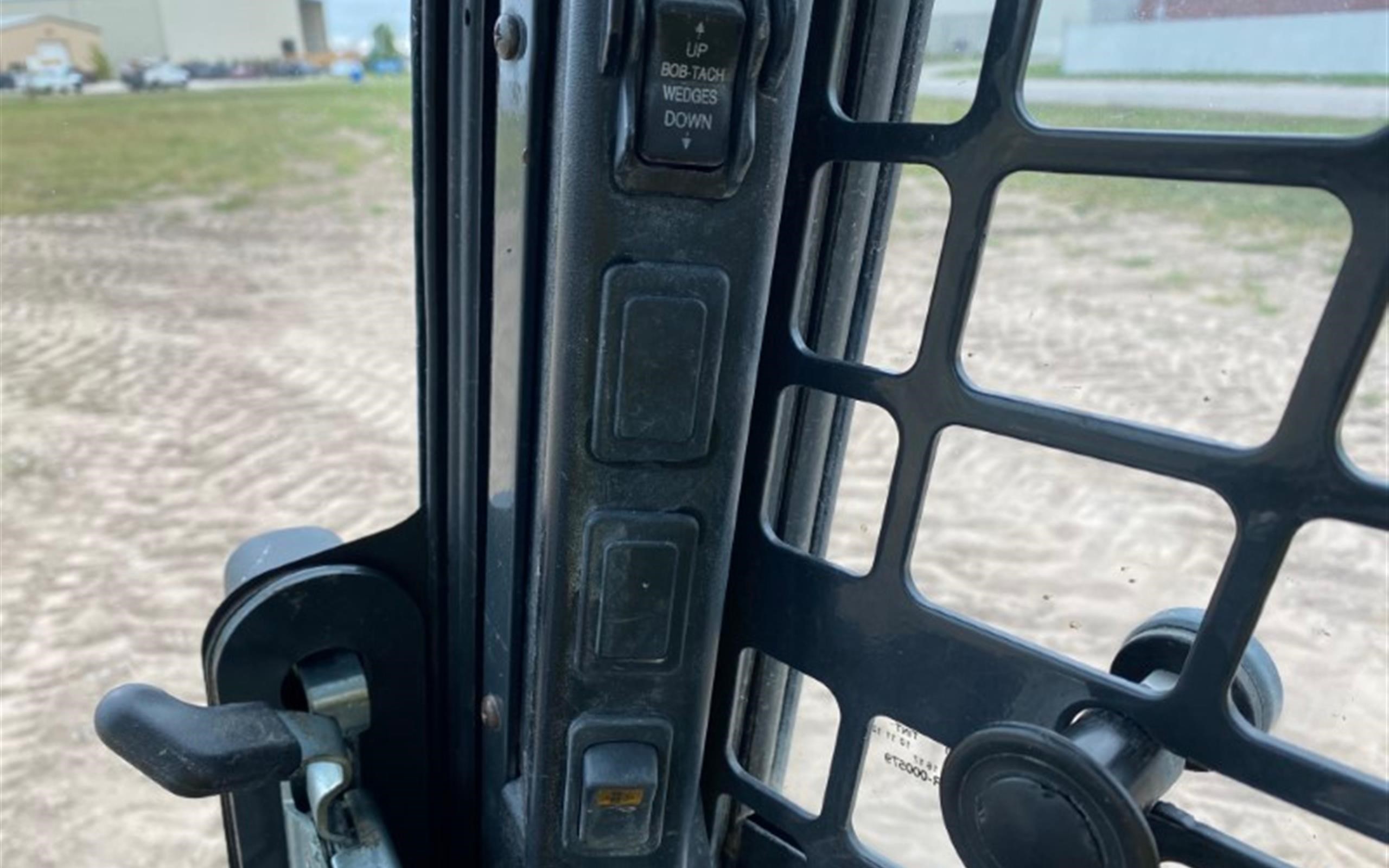 gallery 2015 Bobcat T770 Compact Track Loader