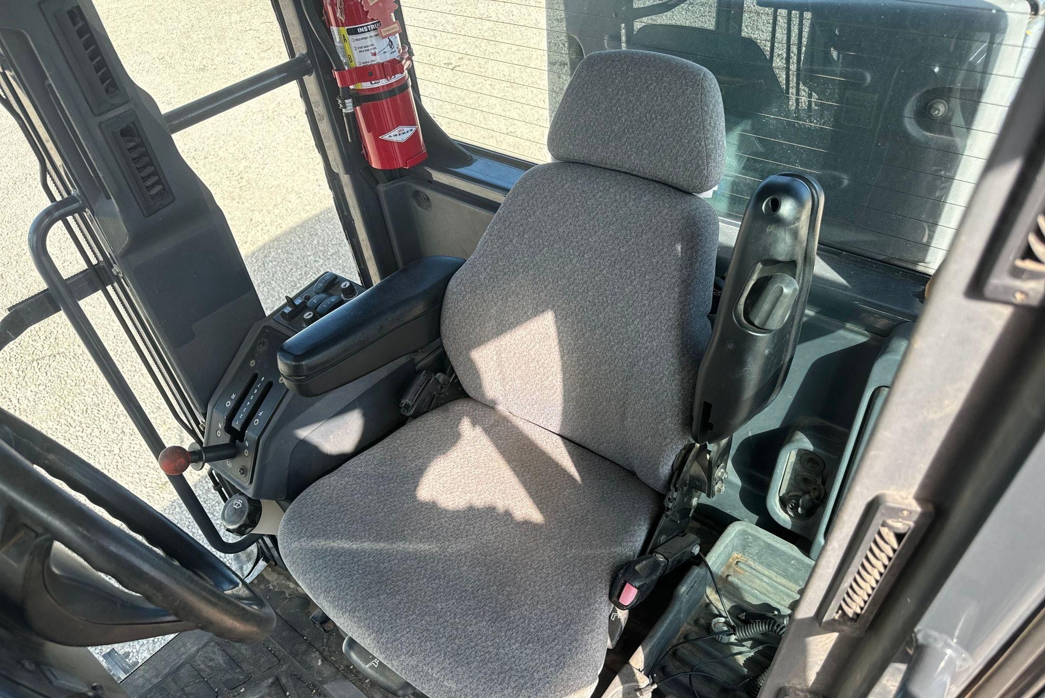 gallery 2013 John Deere 772G motor grader