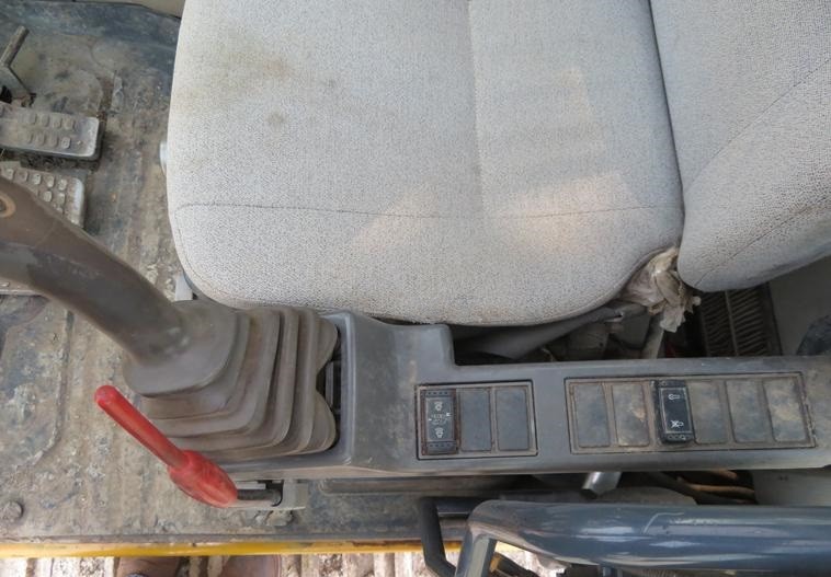 gallery 2012 John Deere 200D LC excavator