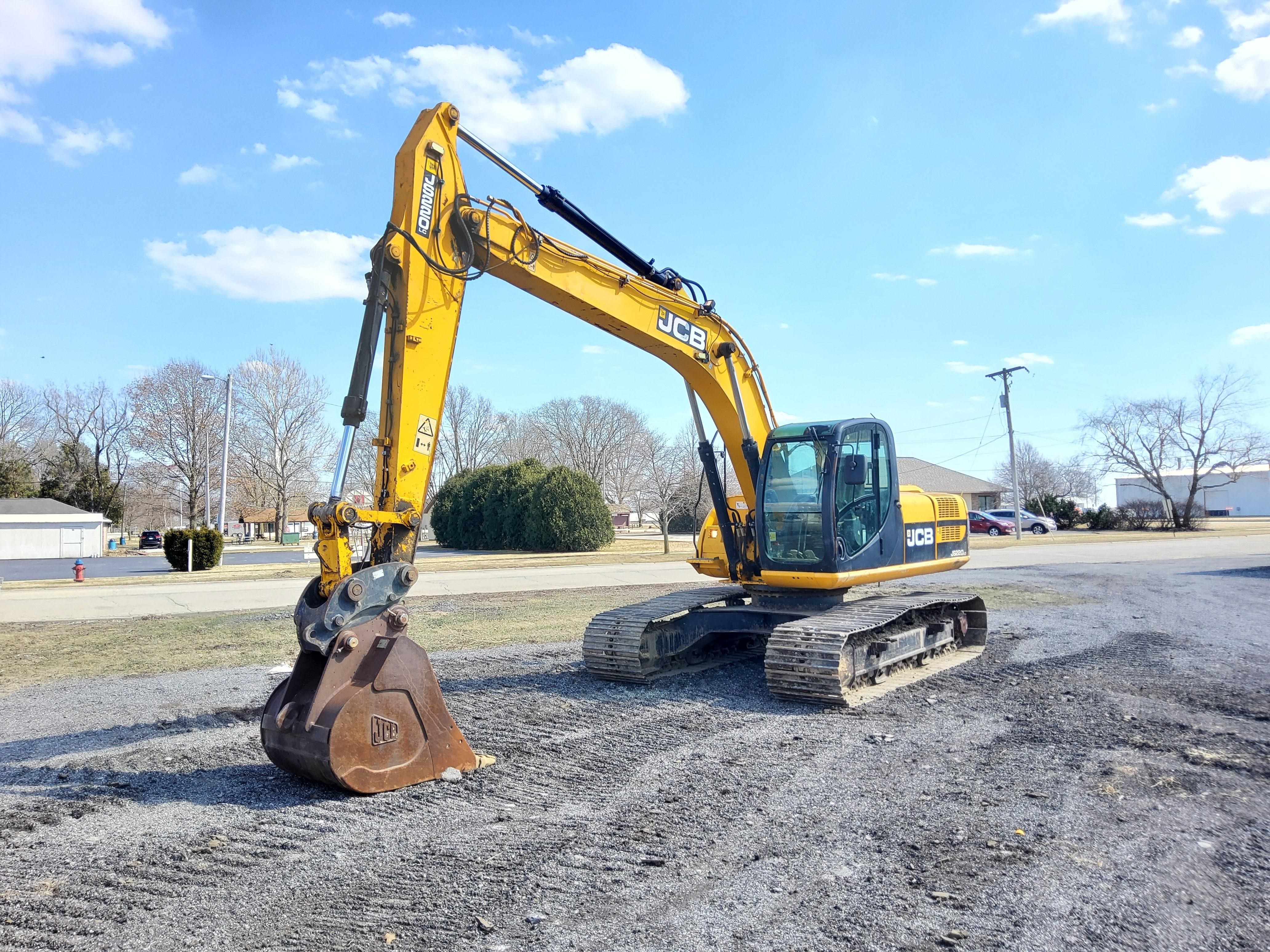 gallery 2011 JCB JS220LC Excavator