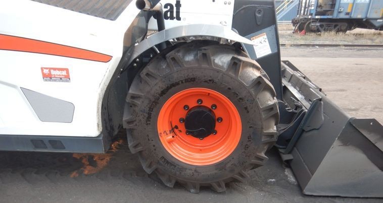 gallery 2018 Bobcat V519 telehandler