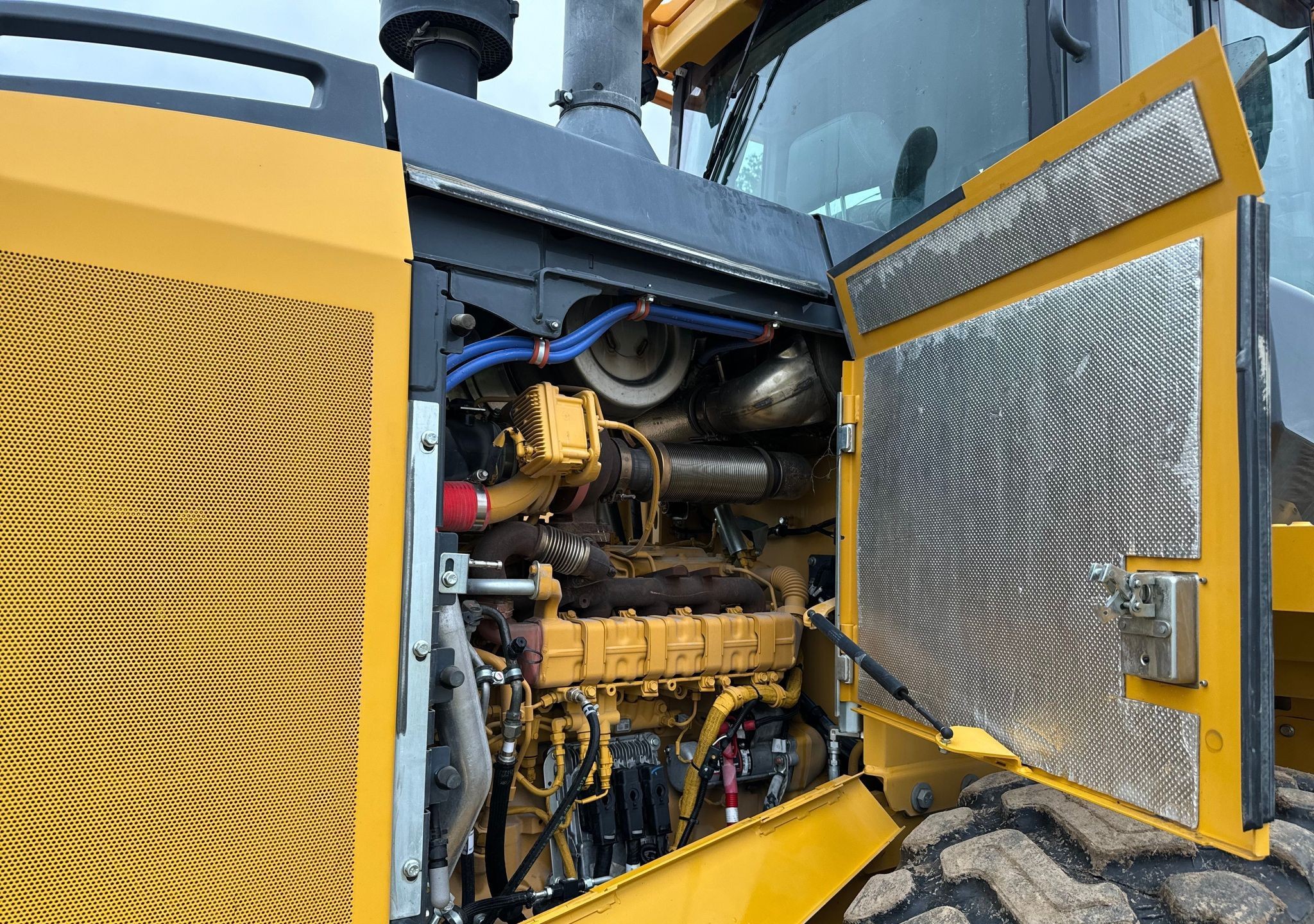 gallery 2022 John Deere 544 P-Tier wheel loader