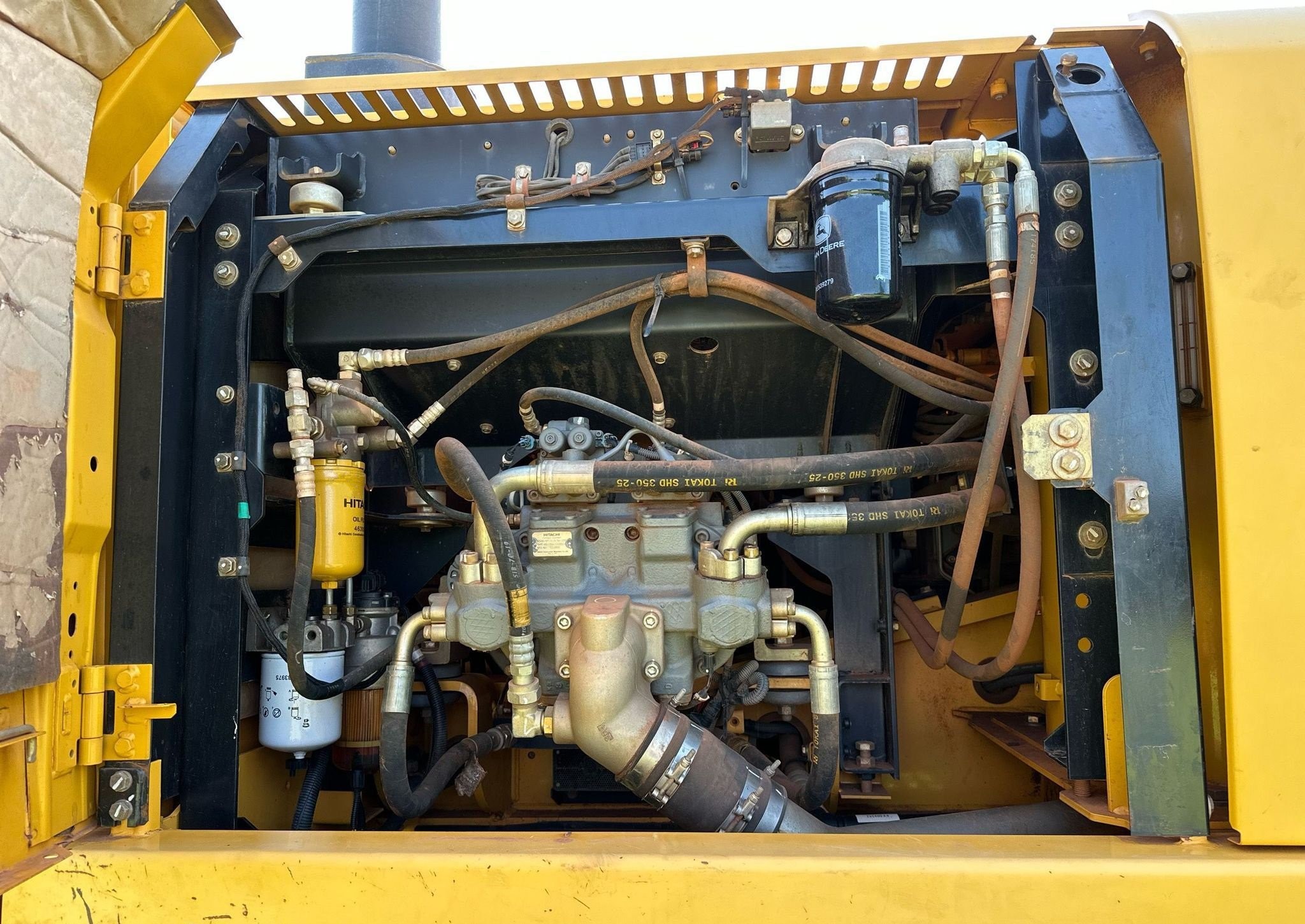 gallery 2014 John Deere 250G LC excavator