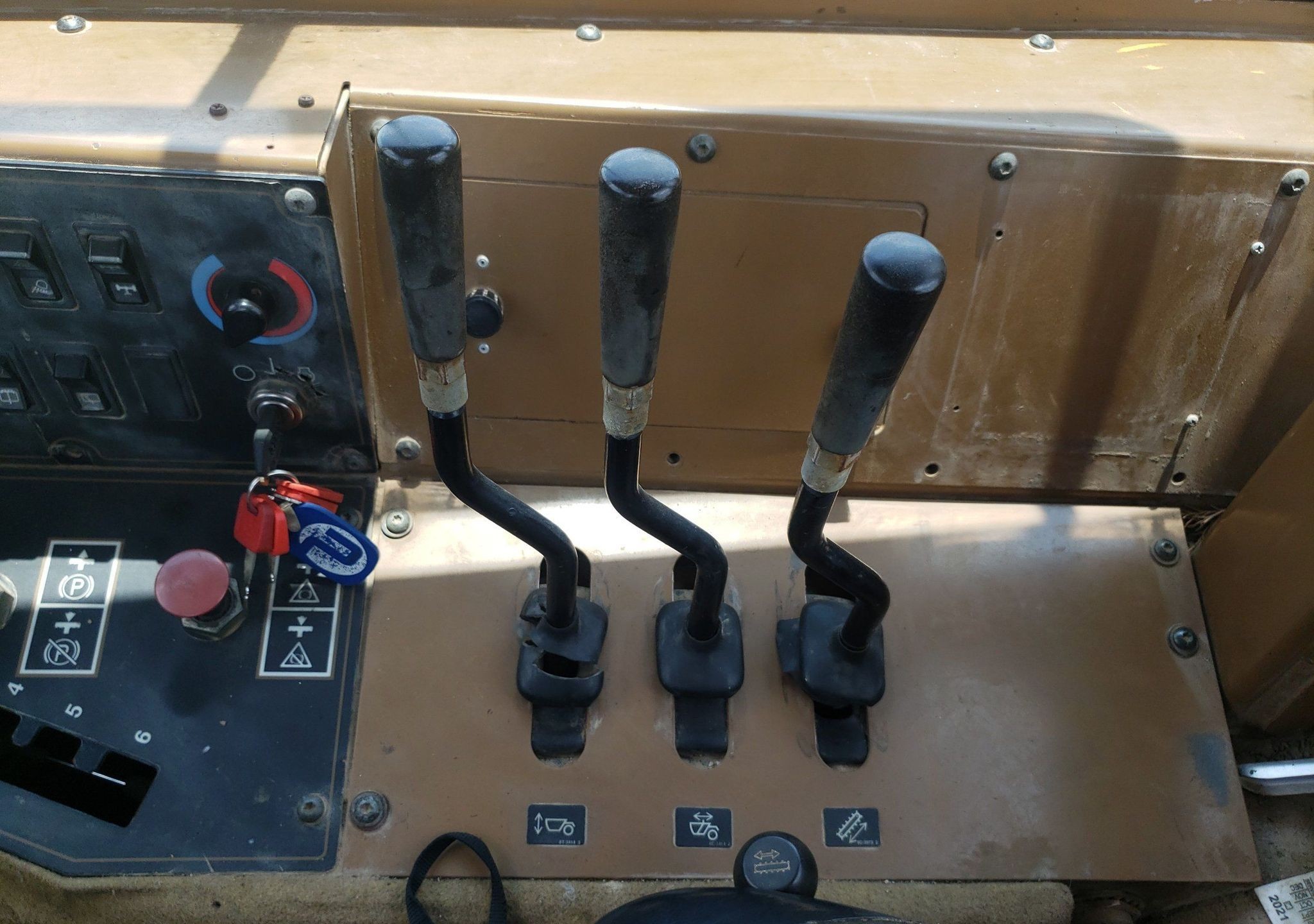 gallery 2006 Caterpillar 615C elevating scraper