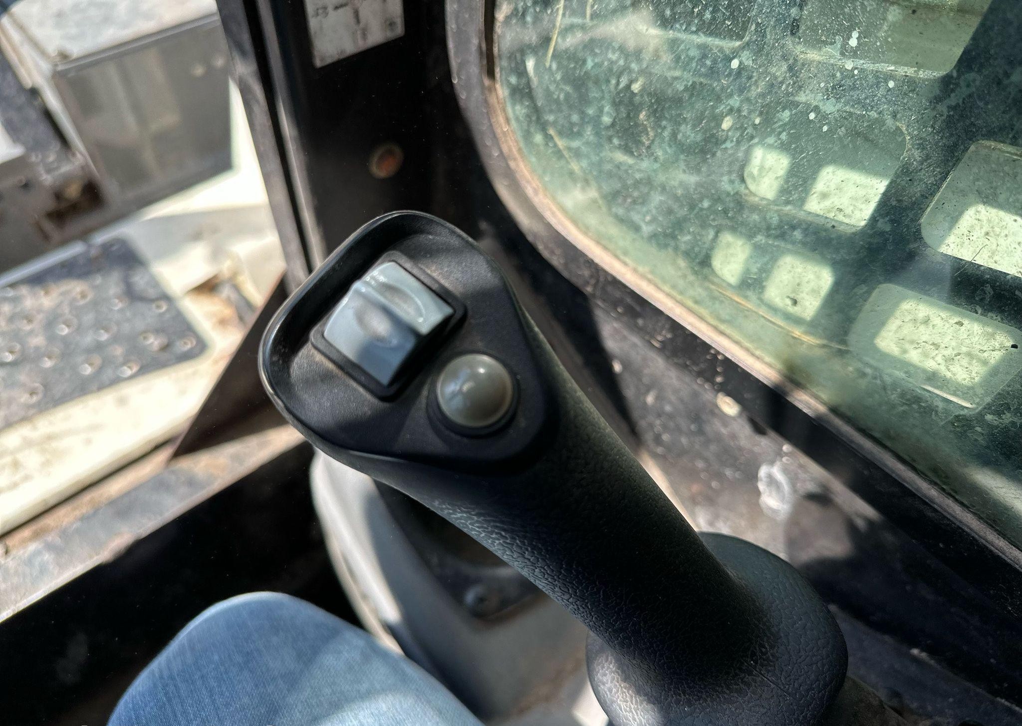 gallery 2015 Terex PT-110 tracked skid steer loader