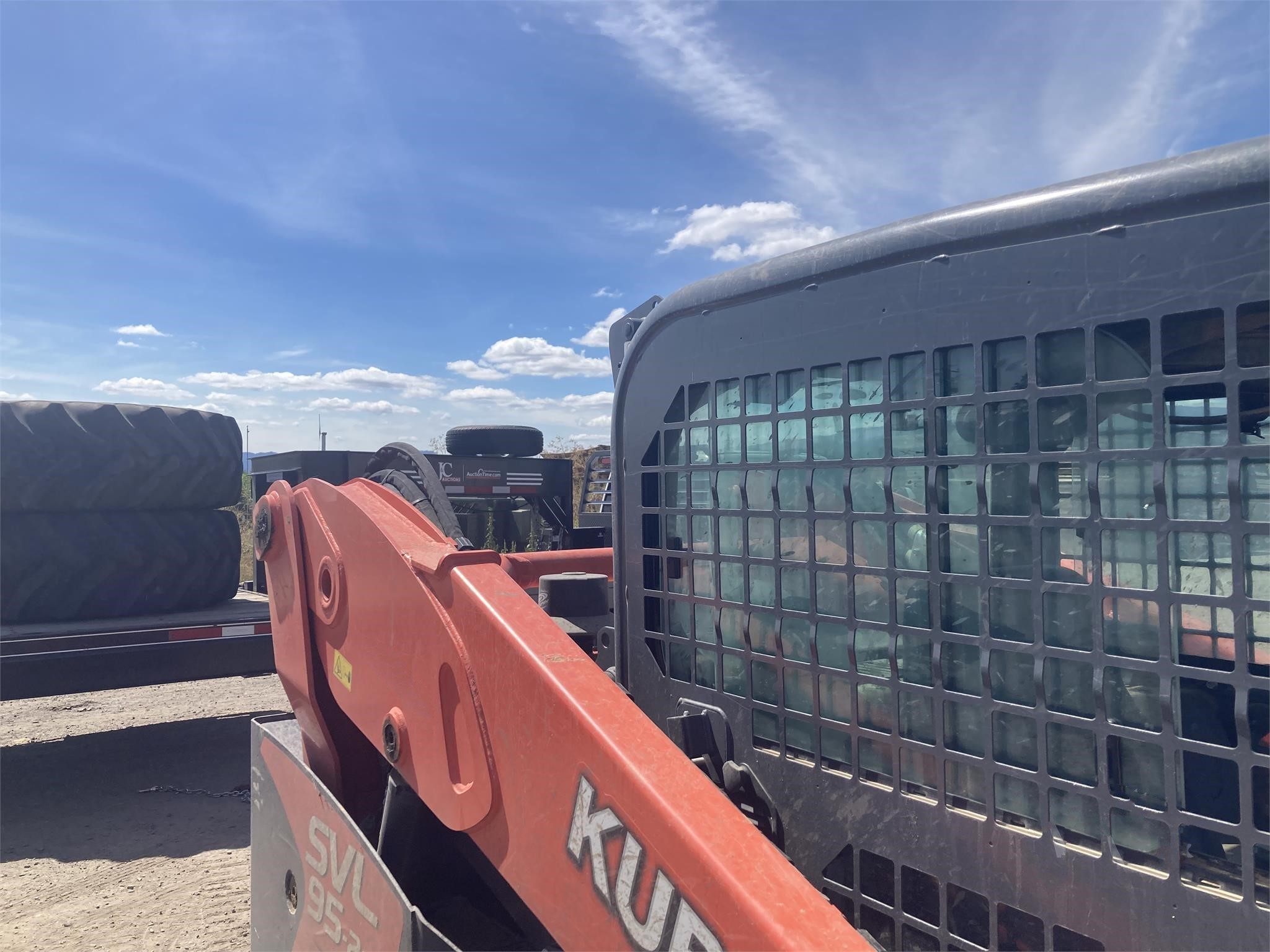 gallery 2019 KUBOTA SVL95-2S Skid Steer