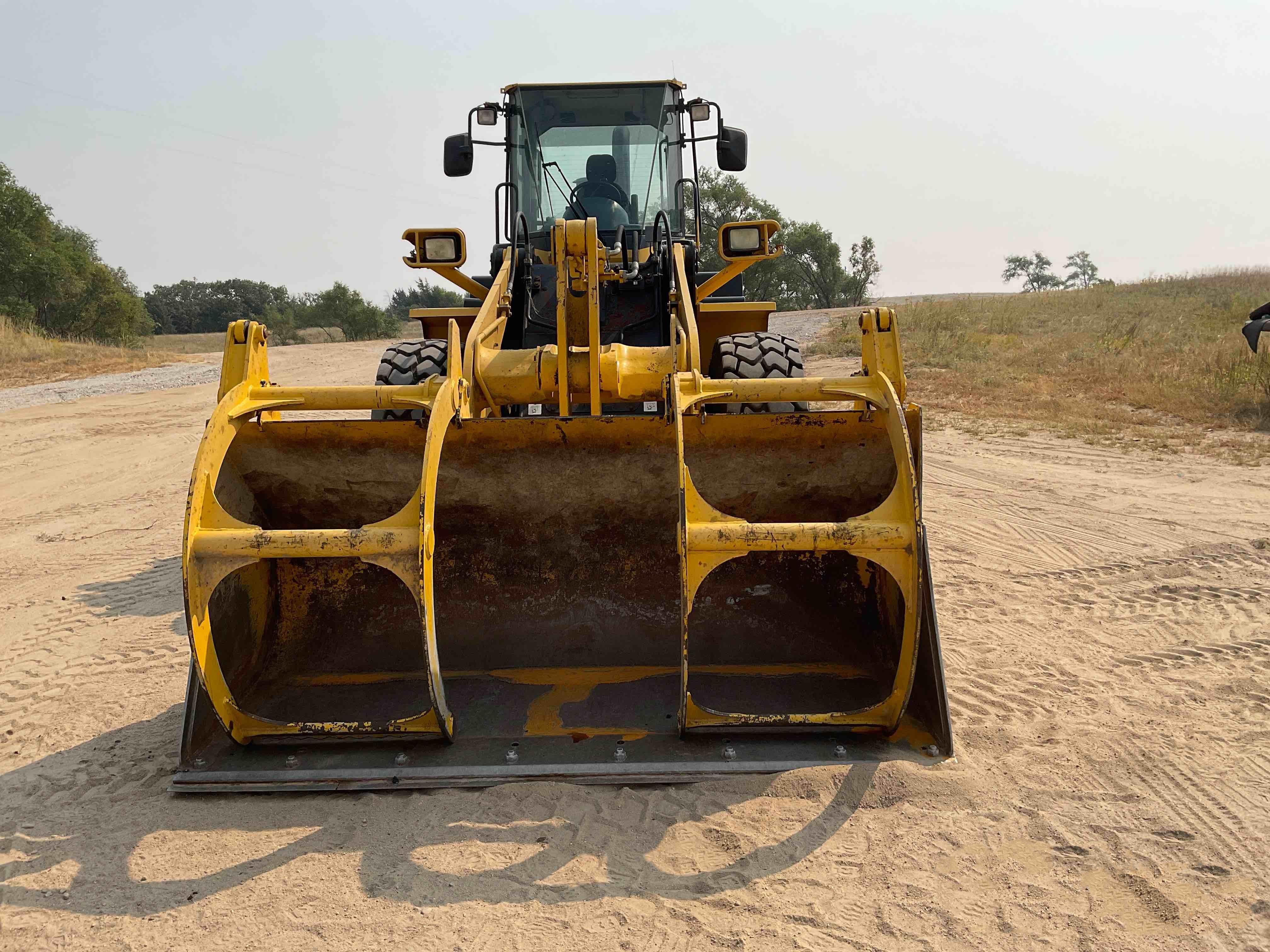 gallery 2008 Komatsu WA320-5L Wheel Loader W/Grapple