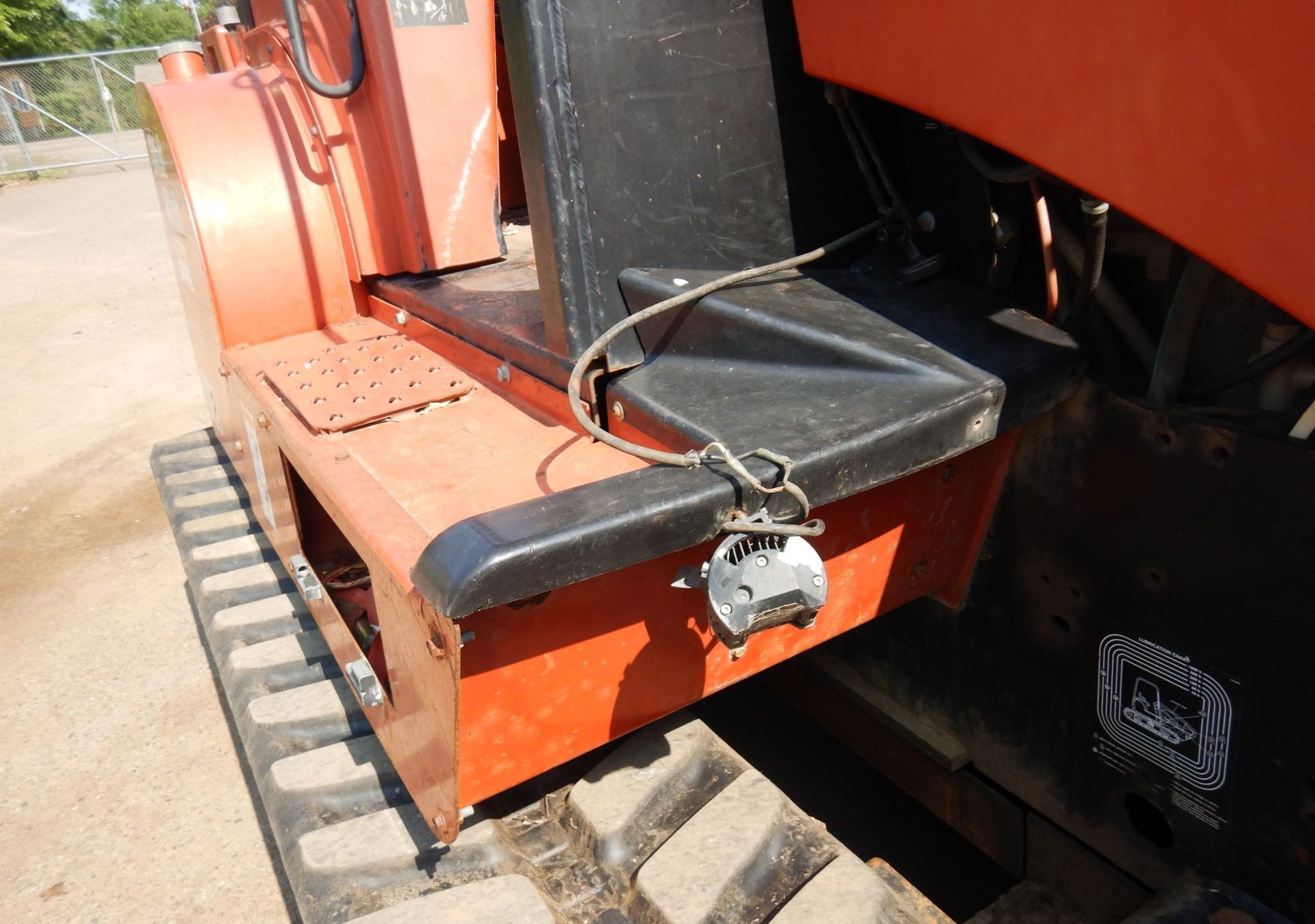 gallery 2004 Ditch Witch HT115 cable plow