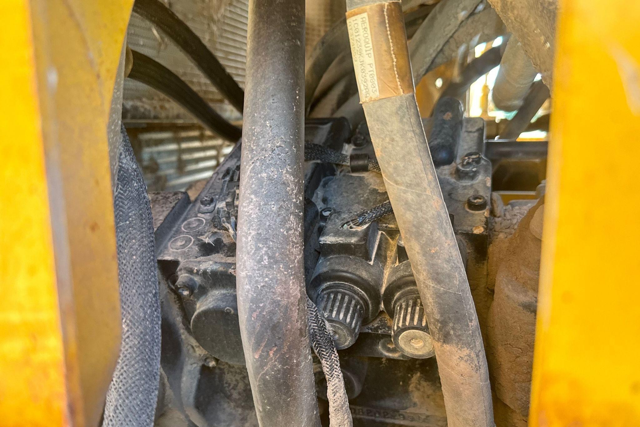 gallery 2013 John Deere 772G motor grader