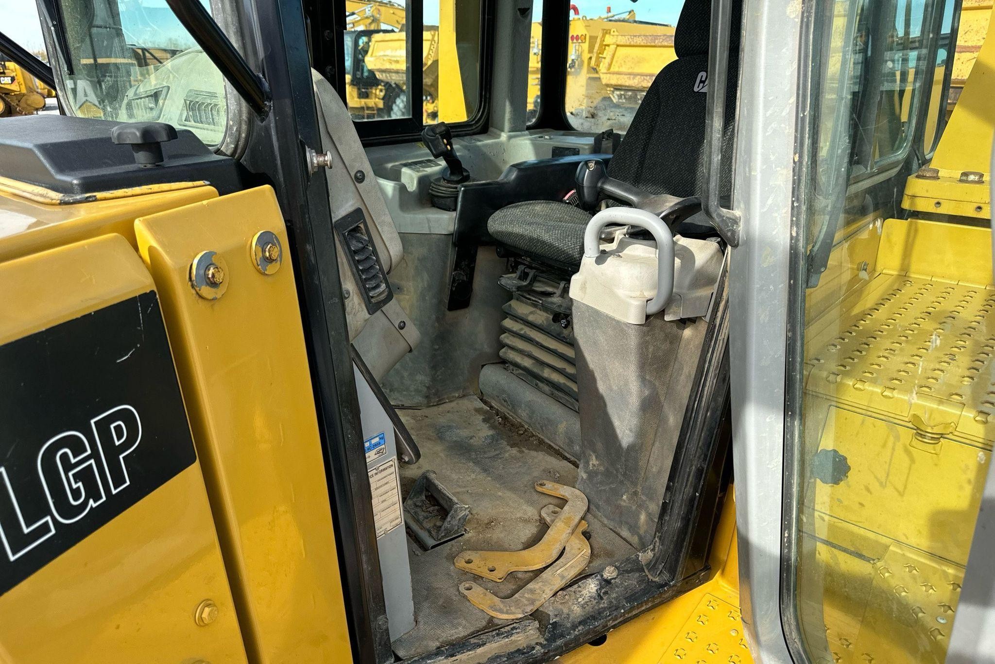 gallery 2014 Caterpillar D6T LGP dozer