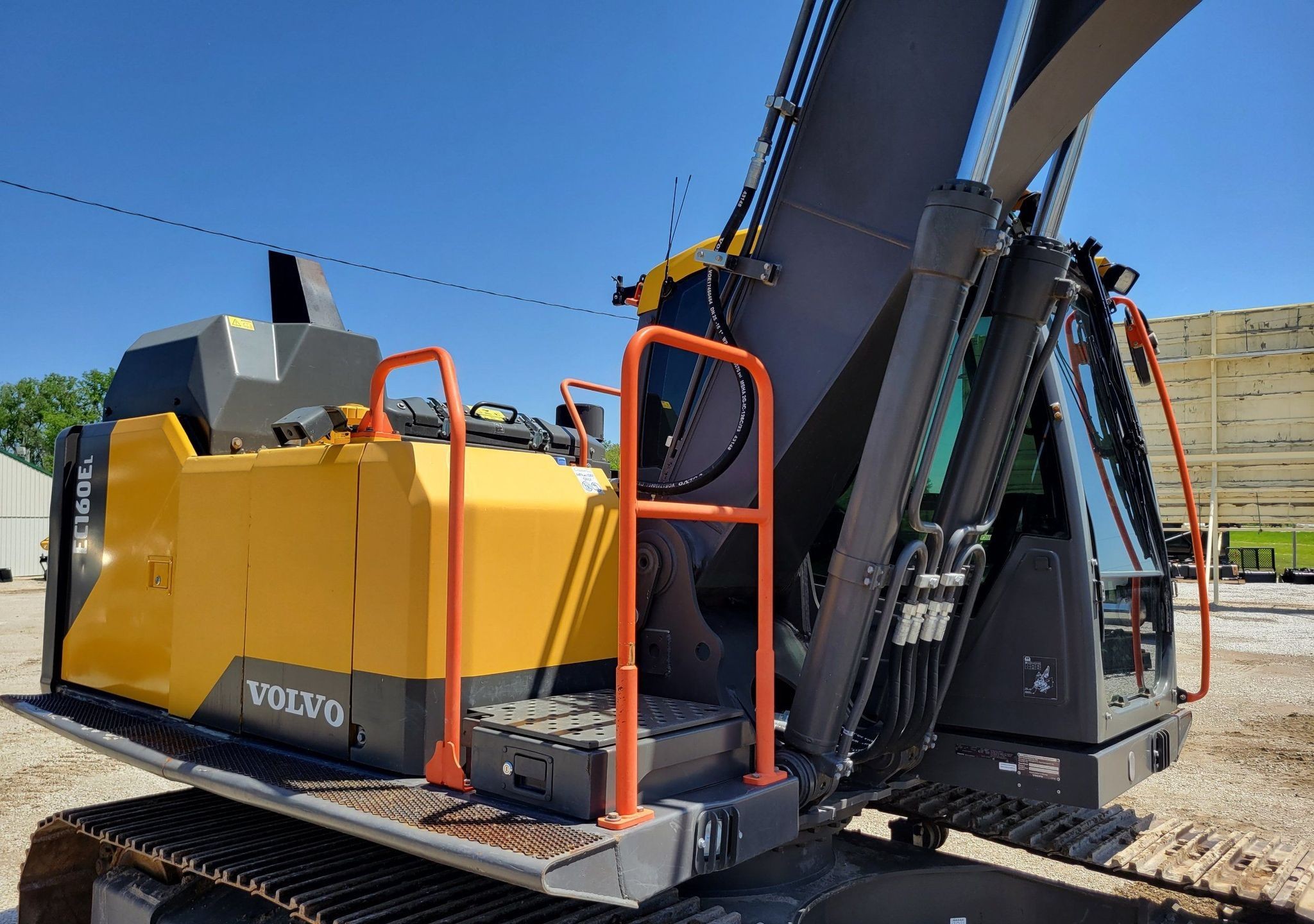 gallery 2020 Volvo EC160EL excavator