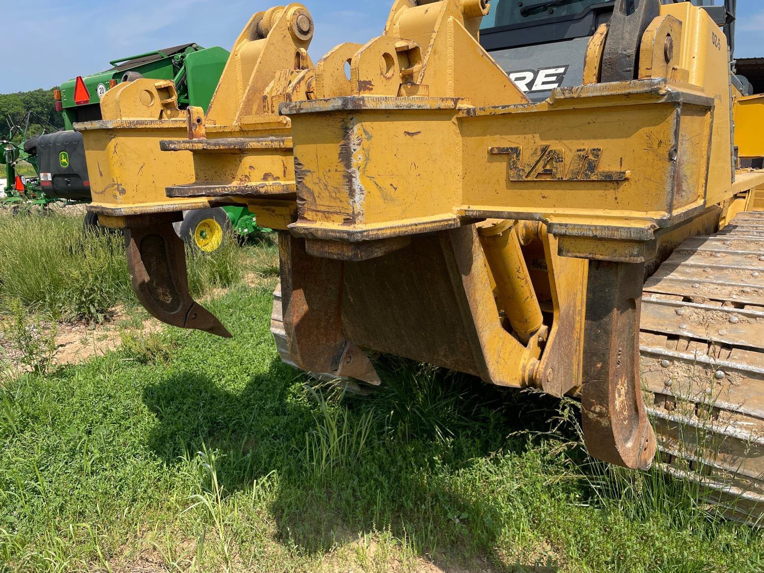 gallery 2007 John Deere 850J LT Dozer WMulti-Shank Ripper