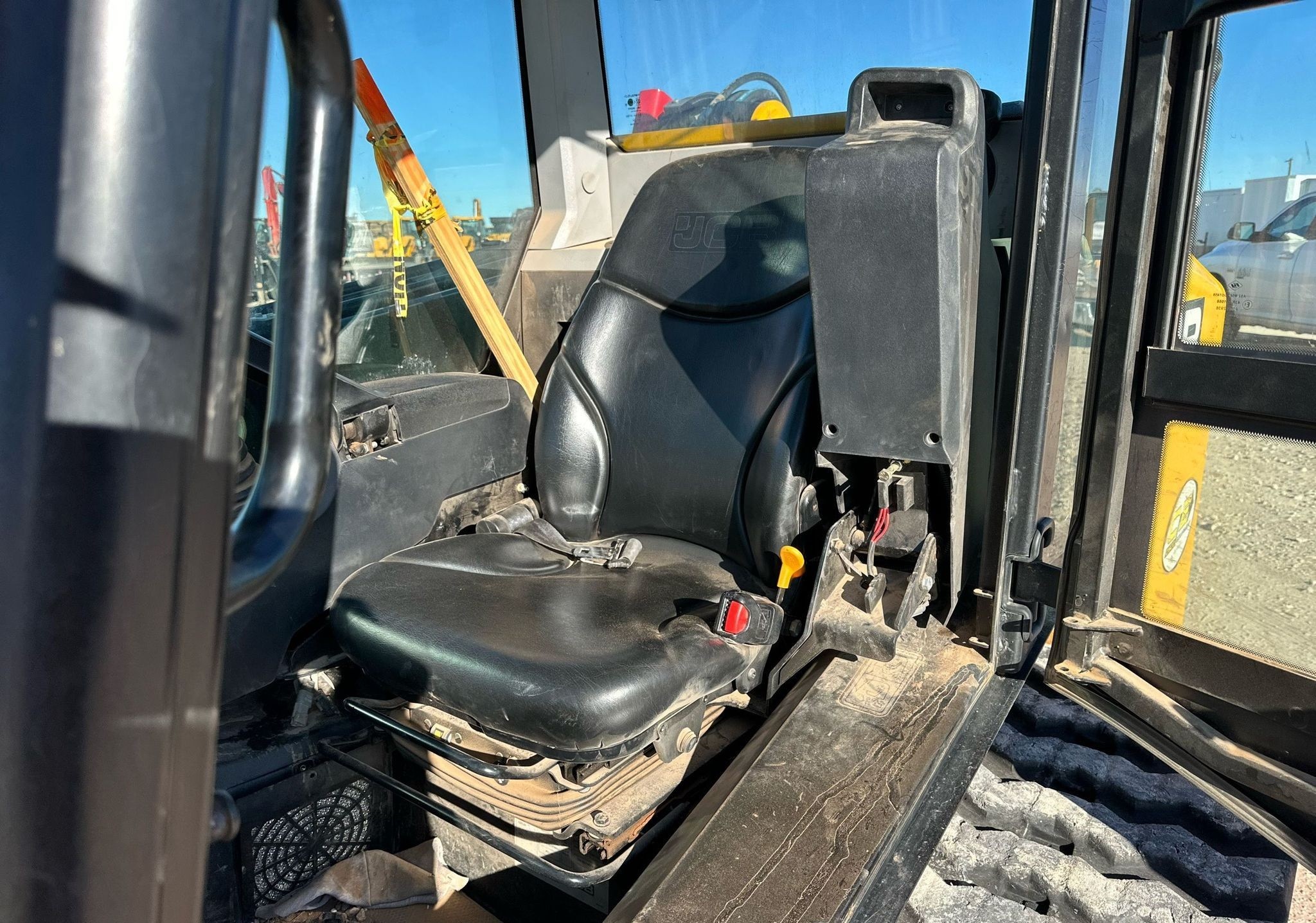 gallery 2022 JCB 3TS-8T tracked skid steer loader