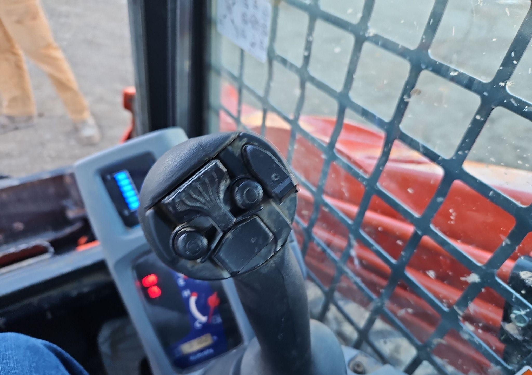 gallery 2022 Kubota SVL97-2 tracked skid steer loader