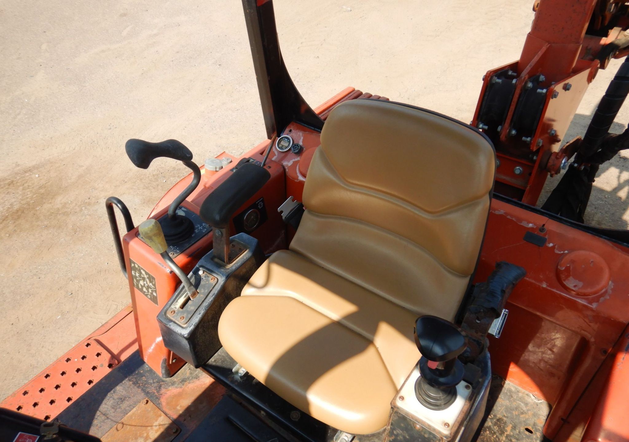 gallery 2004 Ditch Witch HT115 cable plow