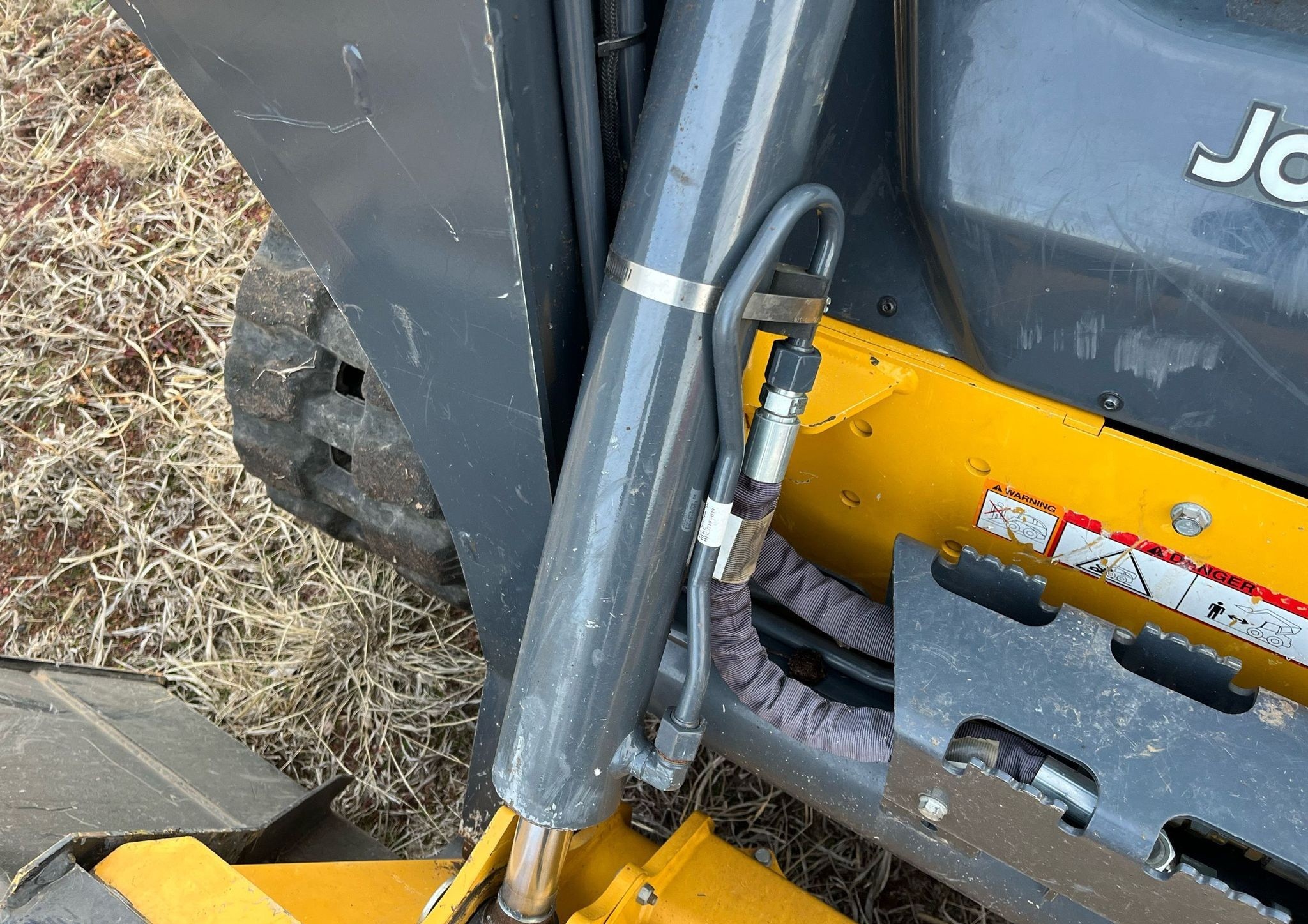 gallery 2019 John Deere 325G tracked skid steer loader
