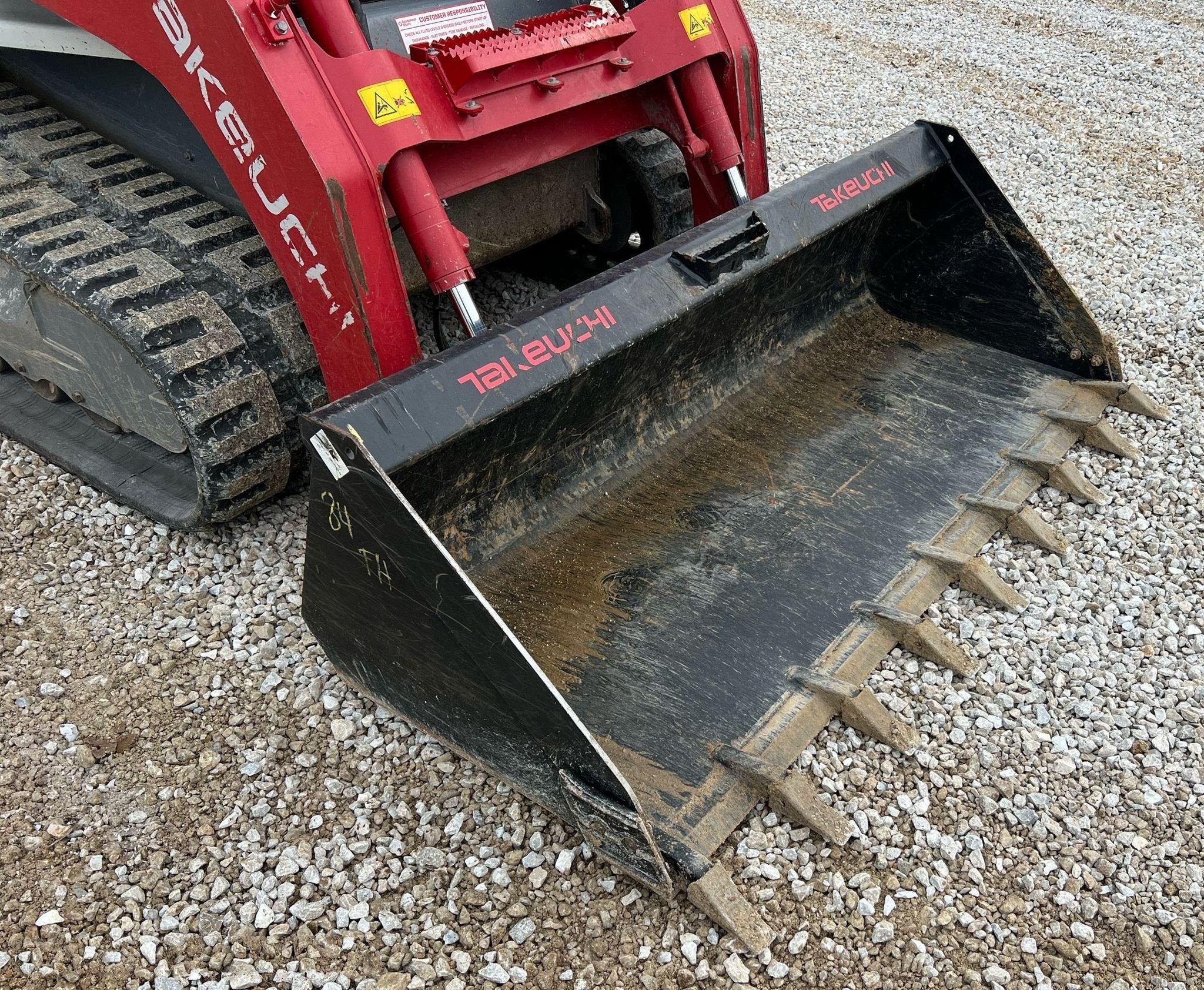 gallery 2020 Takeuchi TL12R2 tracked skid steer loader