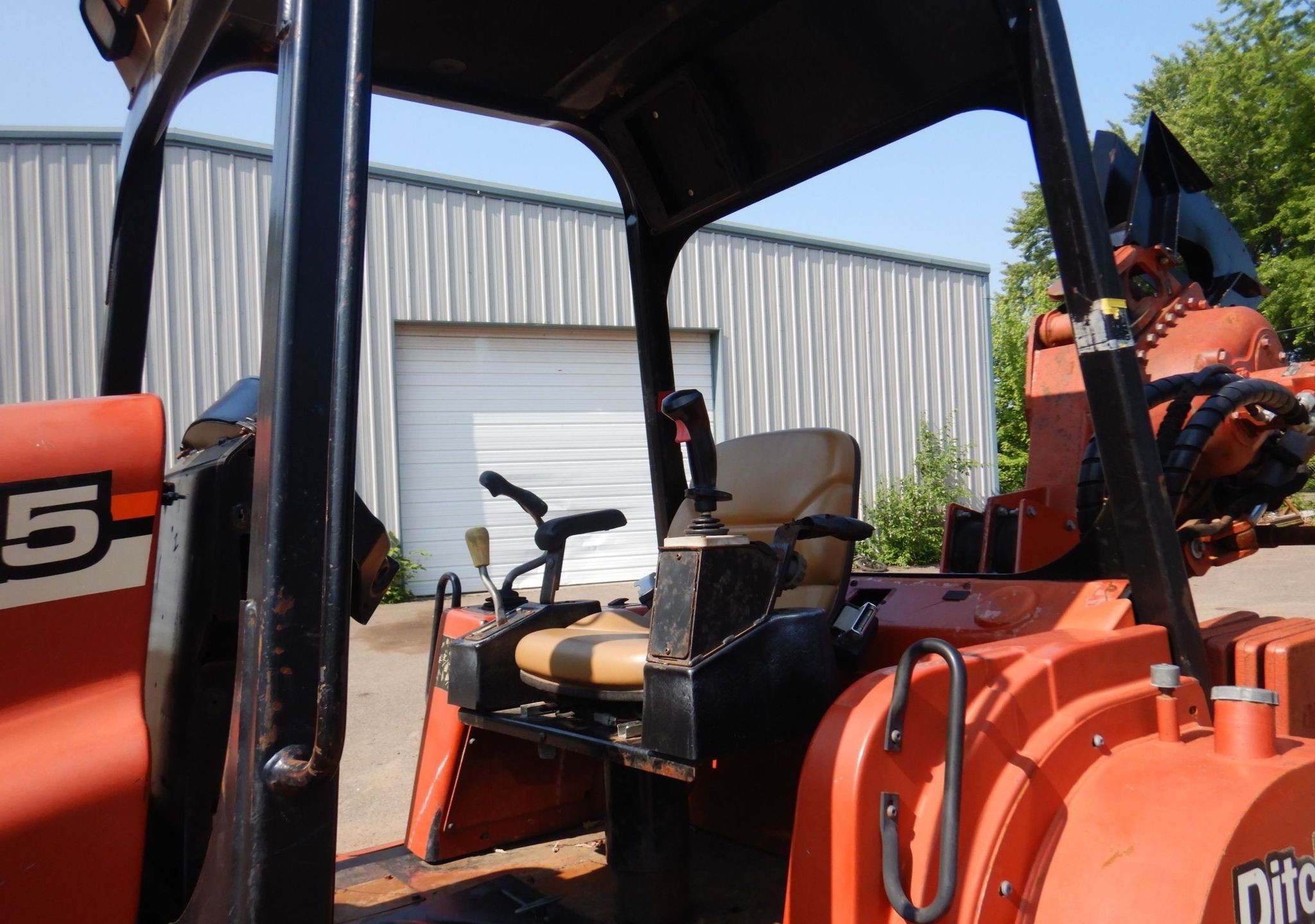 gallery 2004 Ditch Witch HT115 cable plow