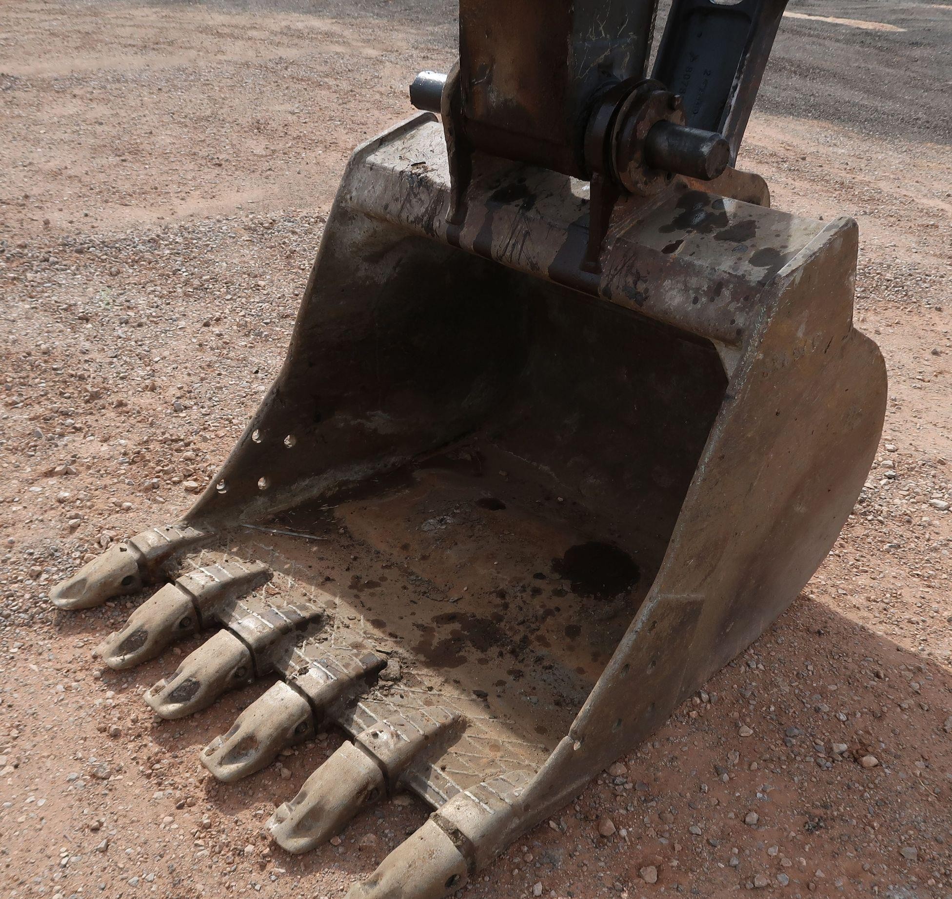 gallery 2015 John Deere 210G LC  excavator