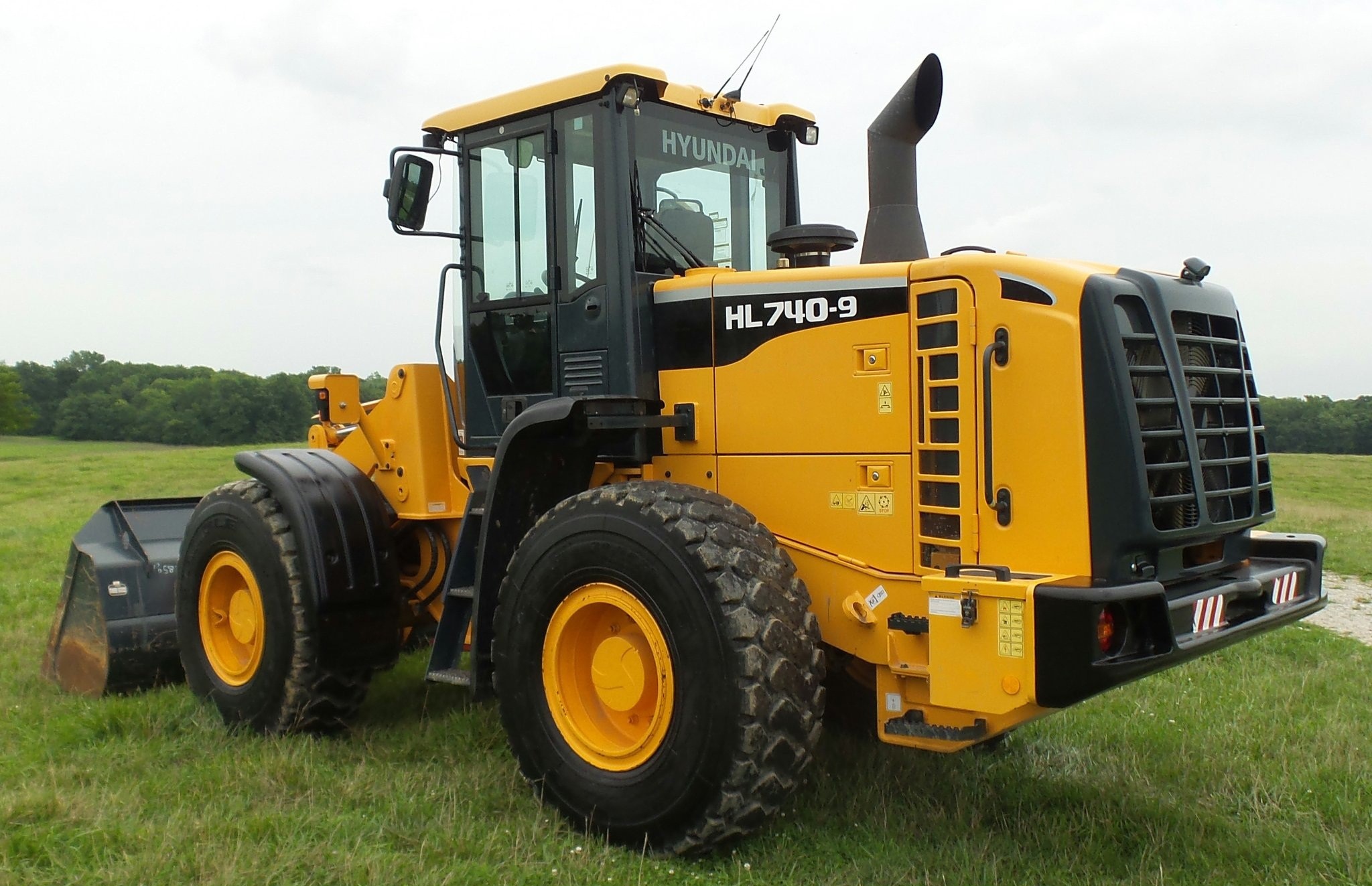gallery 2013 Hyundai HL740-9 wheel loader