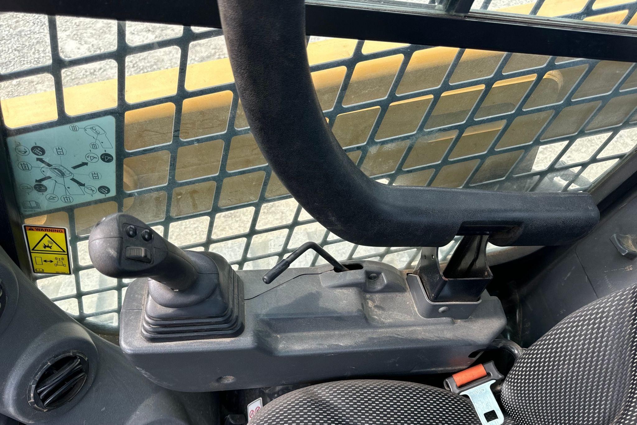 gallery 2019 Caterpillar 259D3 tracked skid steer loader