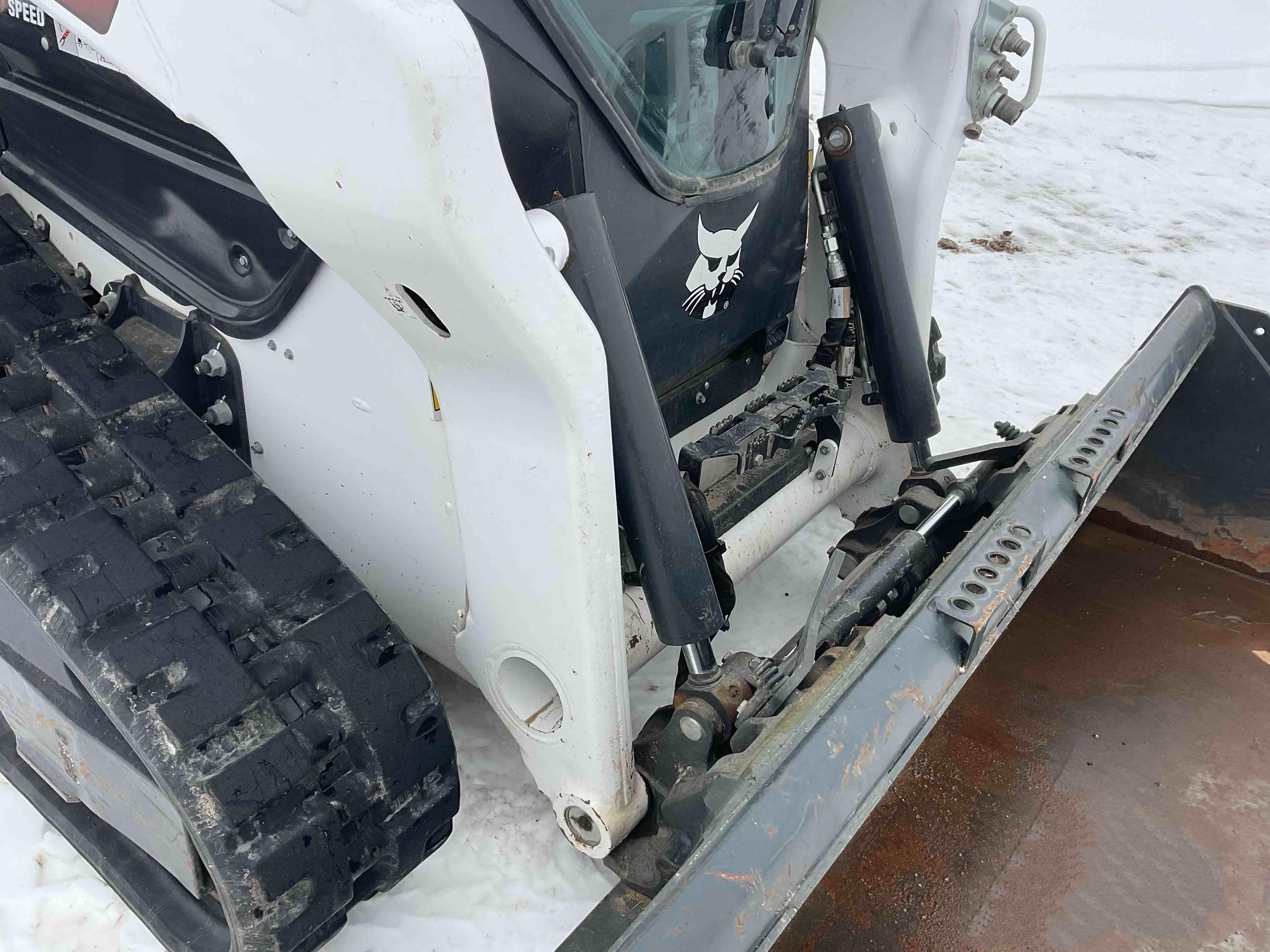 gallery Bobcat T76 R-Series Compact Track Loader