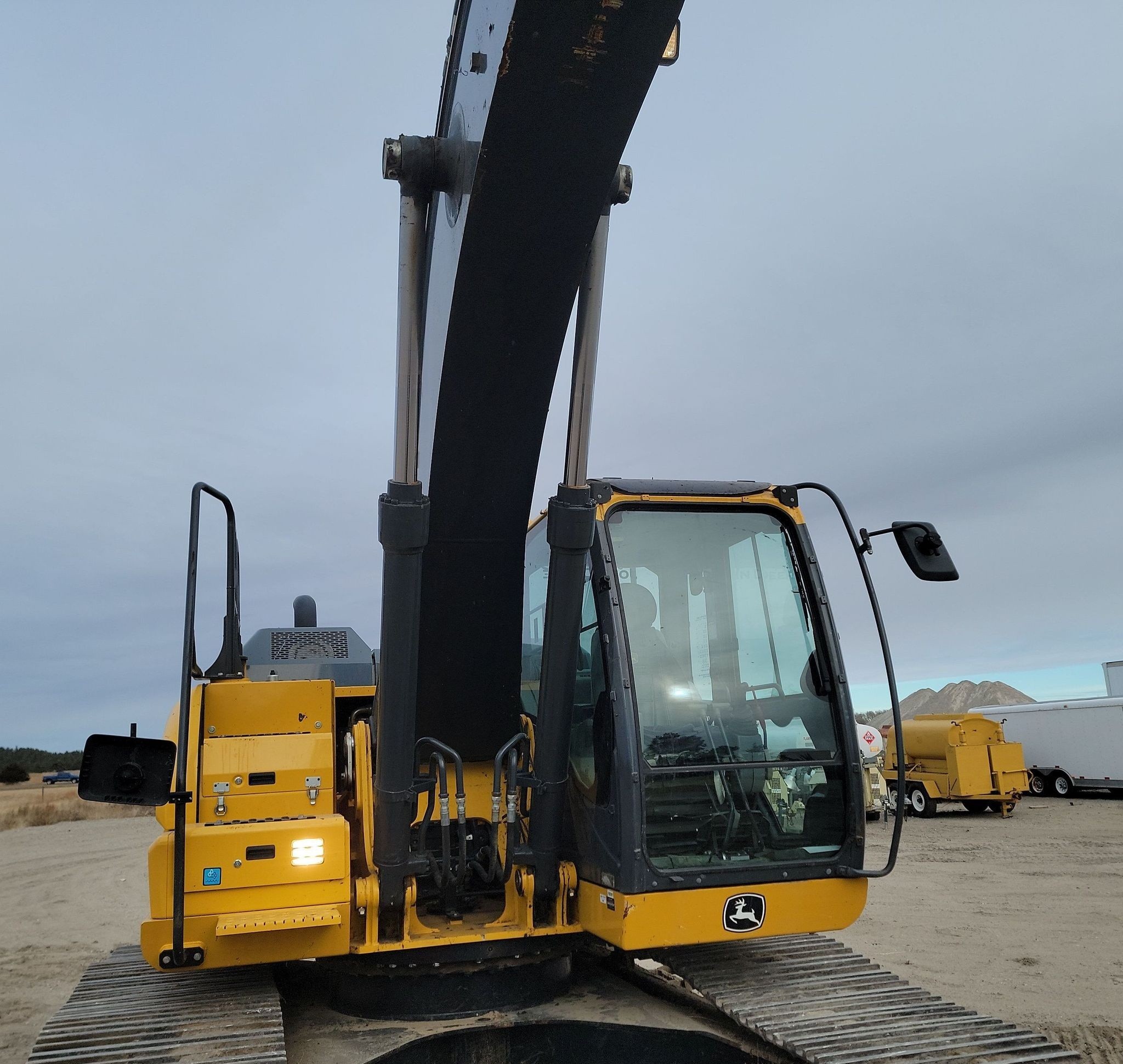 gallery 2018 John Deere 210G LC excavator