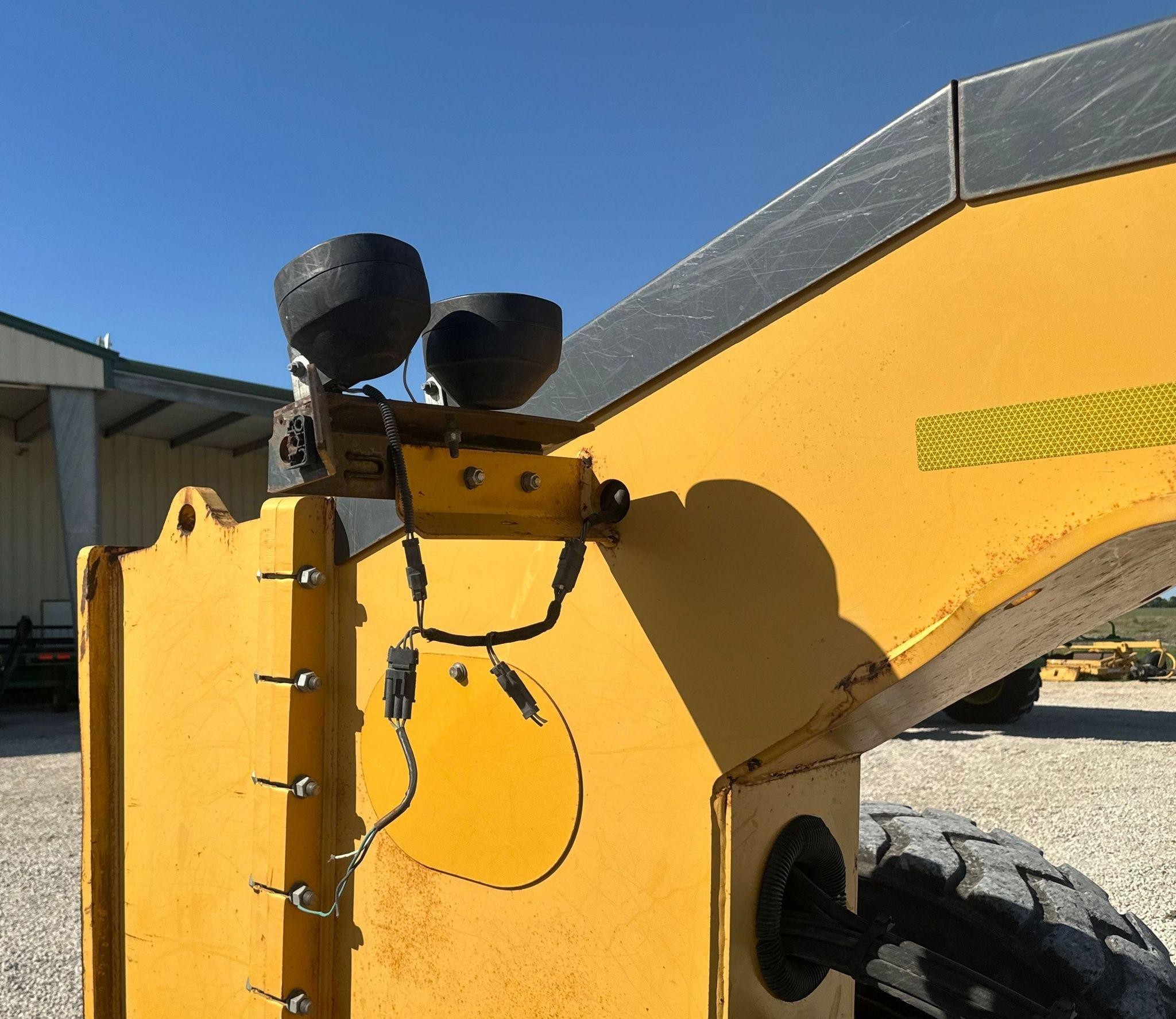 gallery 2013 John Deere 772G motor grader
