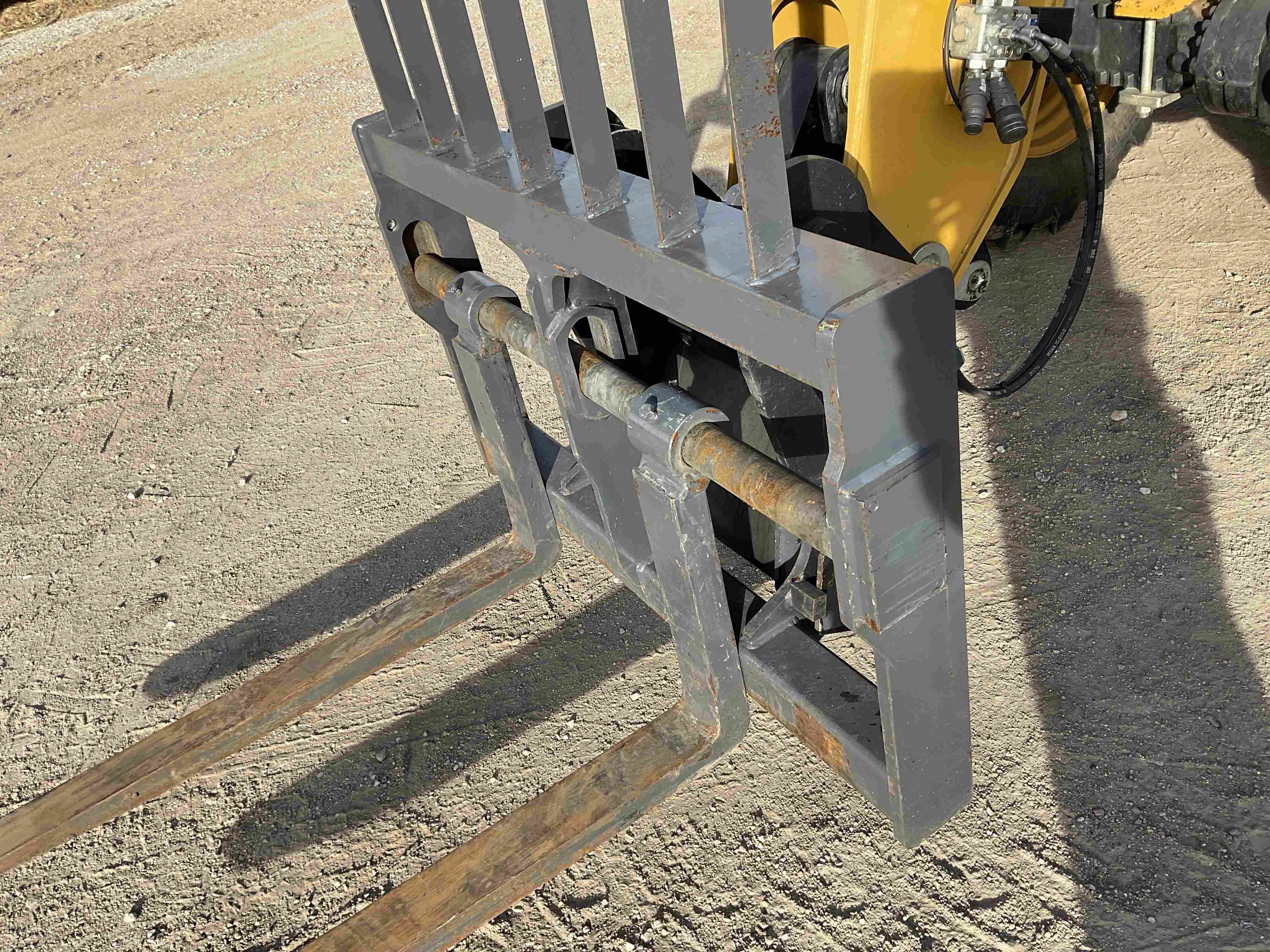 gallery 2012 Caterpillar TH406 4x4x4 Telehandler