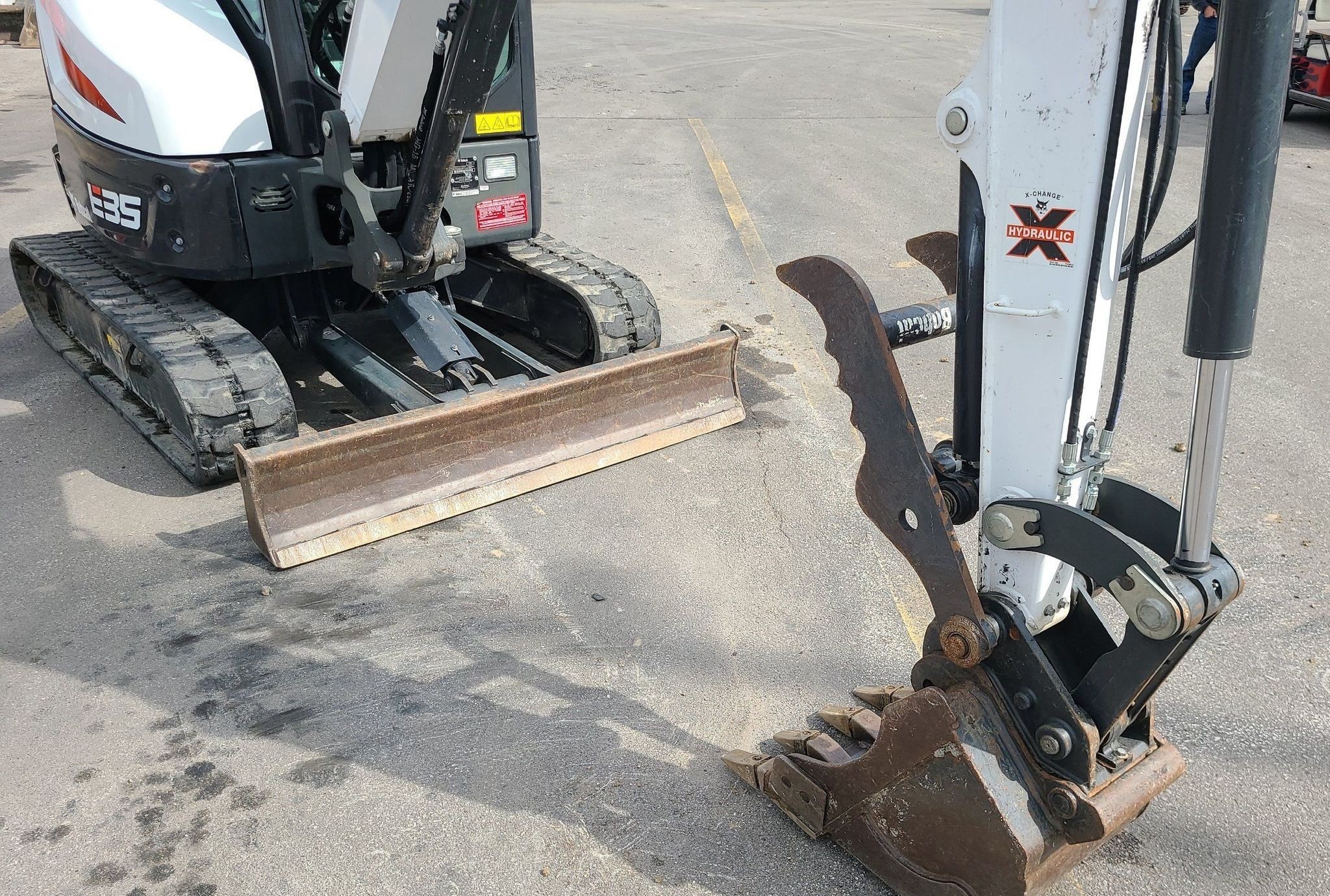 gallery 2020 Bobcat E35i mini excavator