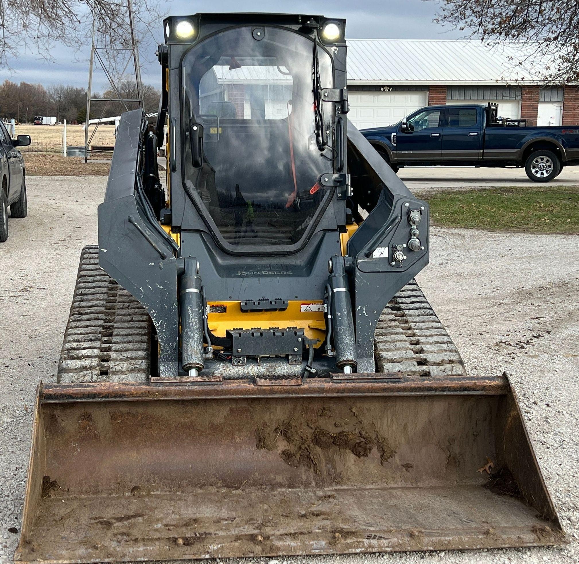 gallery 2019 John Deere 333G  tracked skid steer loader