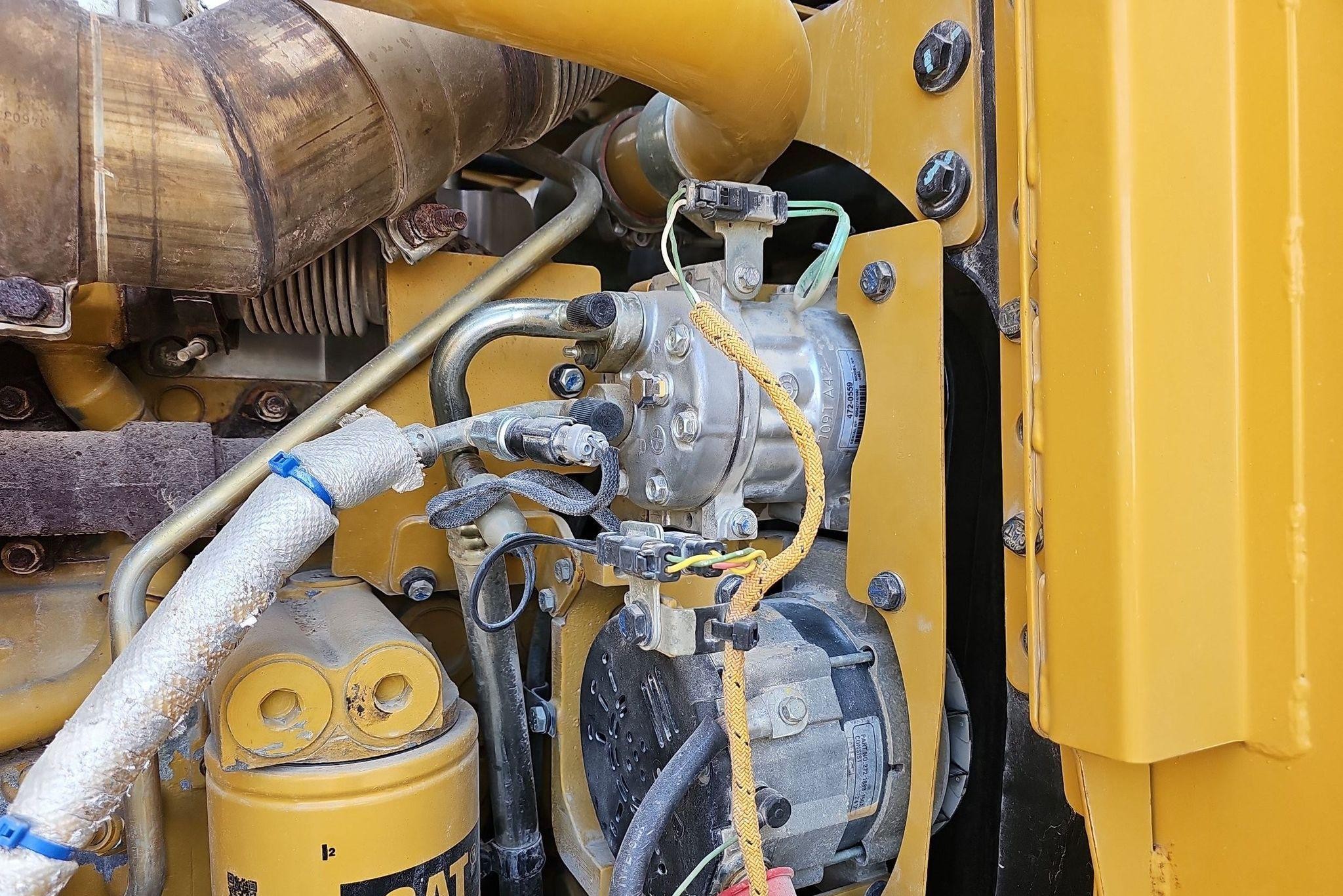gallery 2013 Caterpillar 12M2 VHP Plus motor grader