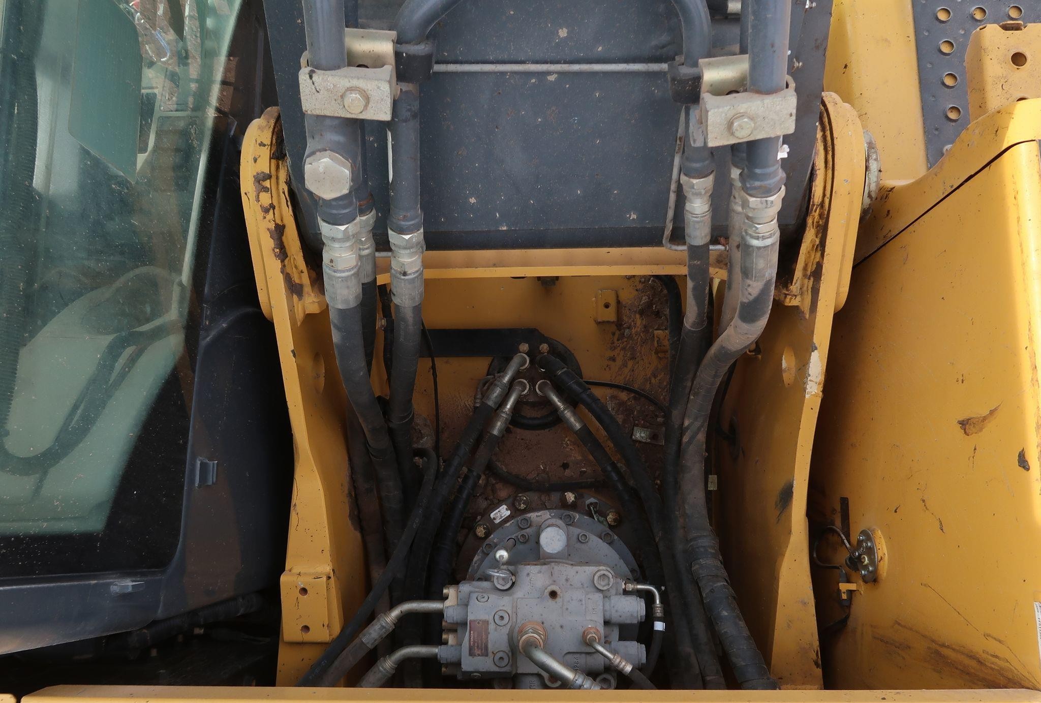 gallery 2015 John Deere 210G LC  excavator