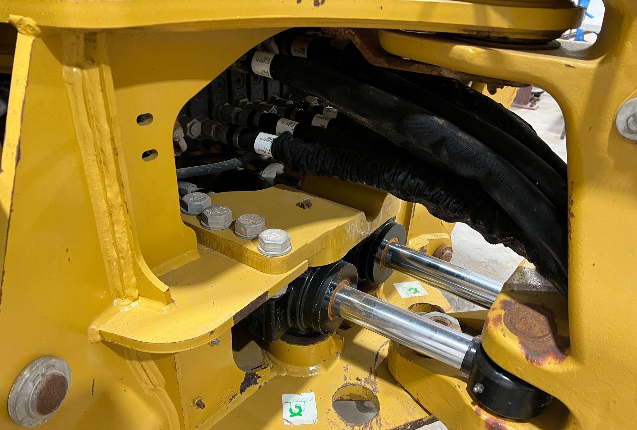 gallery 2012 Caterpillar 420E IT  backhoe