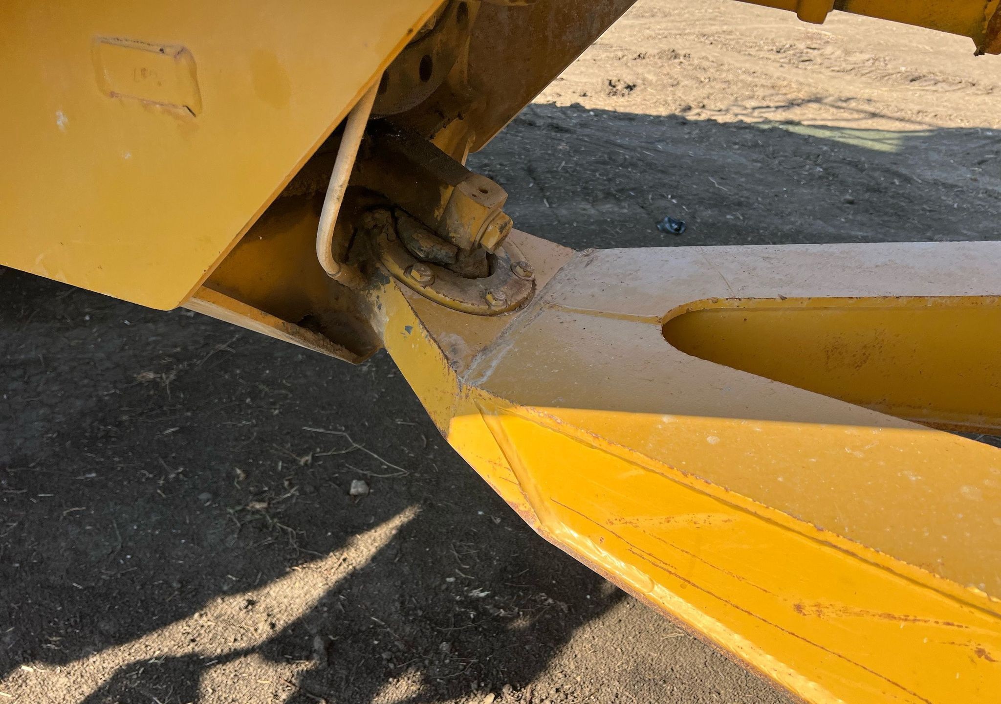 gallery 2002 Caterpillar 730 haul truck