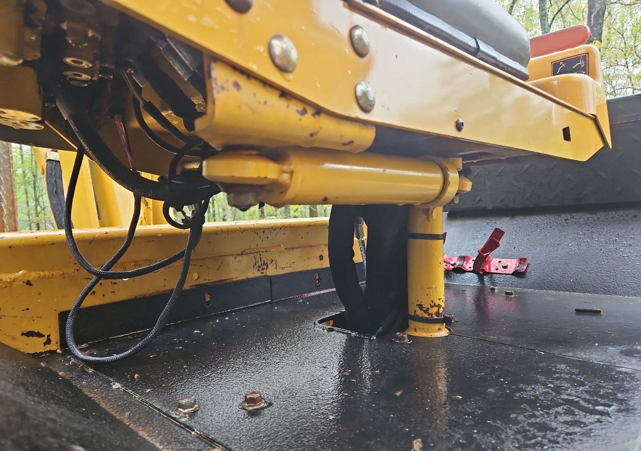 gallery 2014 Vermeer RTX1250 cable plow