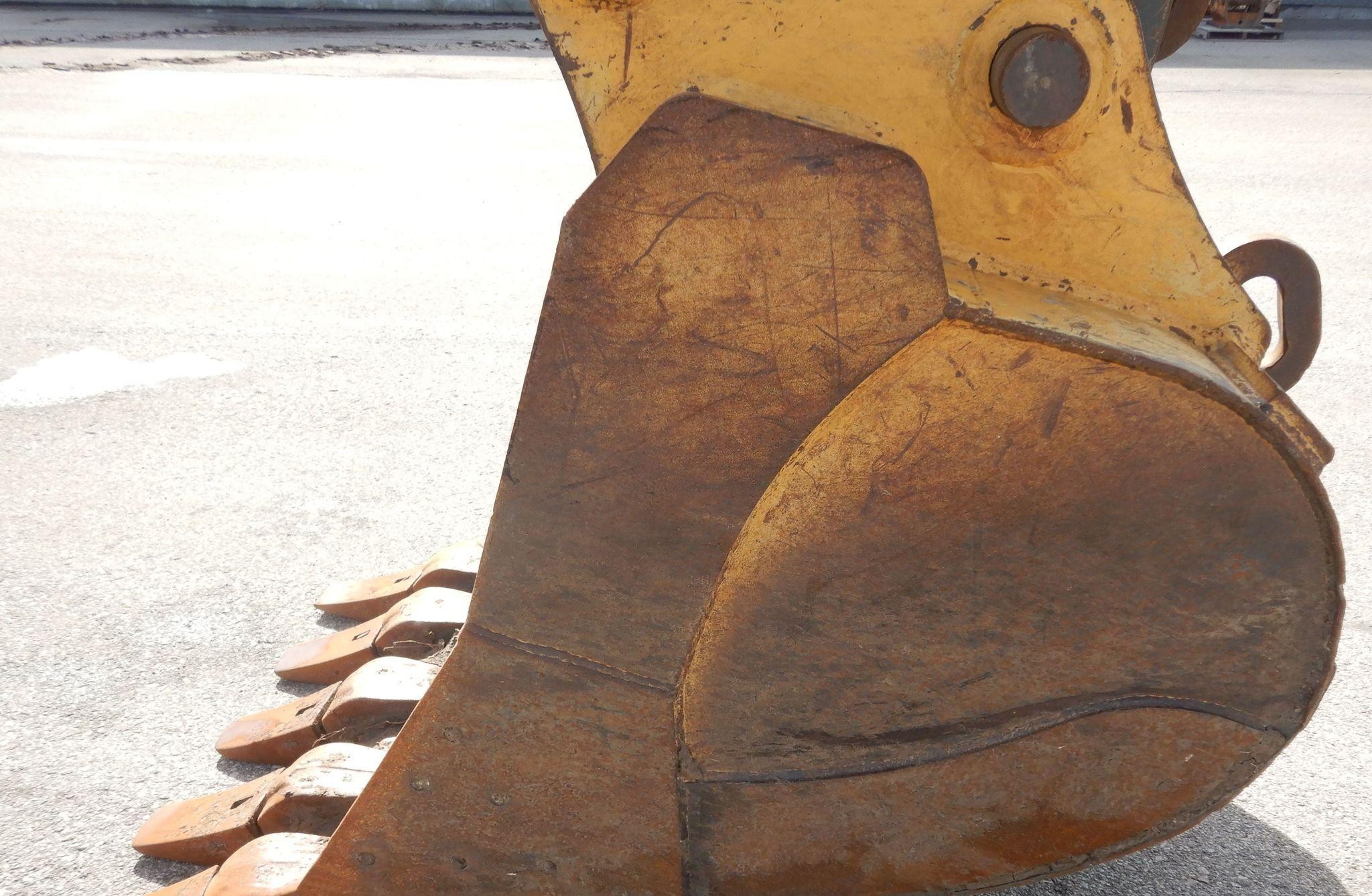 gallery 2011 John Deere 240DLC excavator