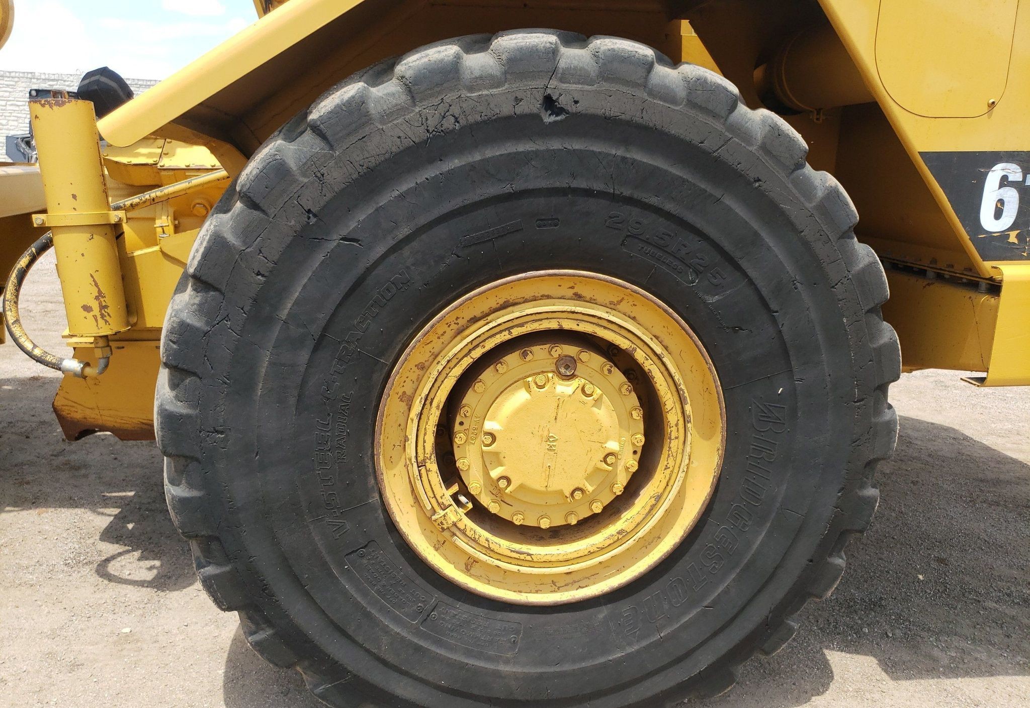 gallery 2006 Caterpillar 615C elevating scraper