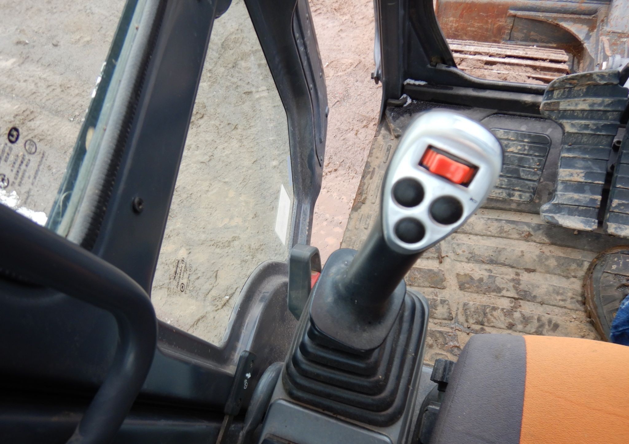 gallery 2014 Doosan DX140LCR excavator