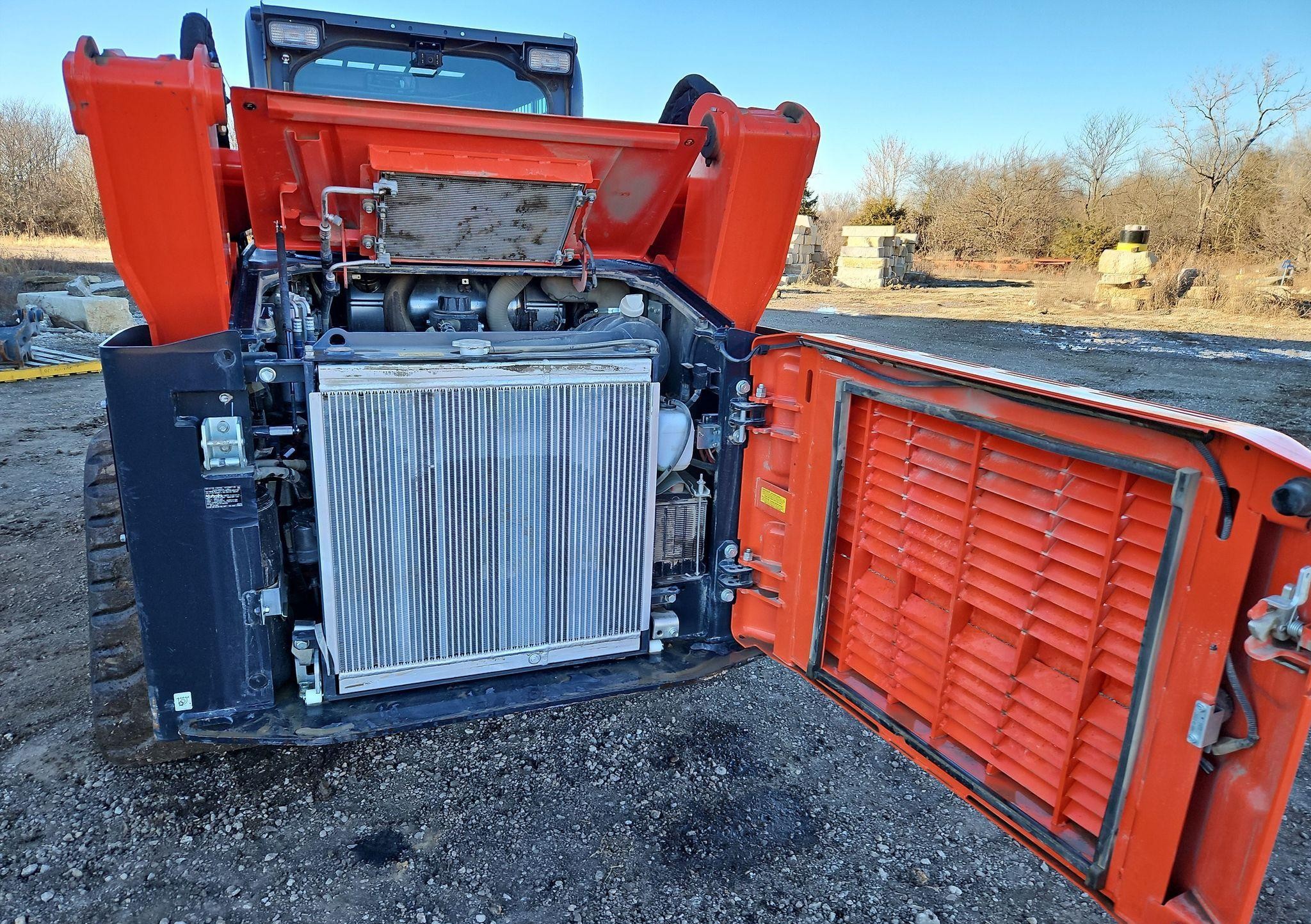 gallery 2022 Kubota SVL97-2 tracked skid steer loader