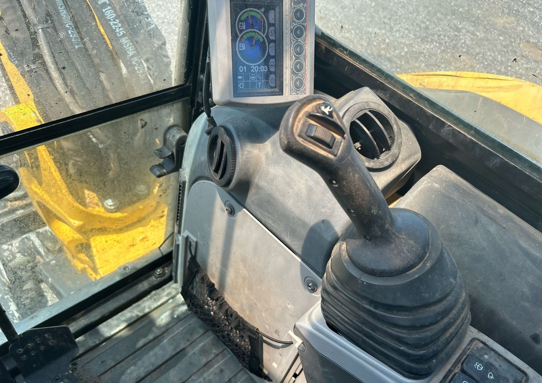 gallery 2020 Caterpillar 305E2 CR mini excavator
