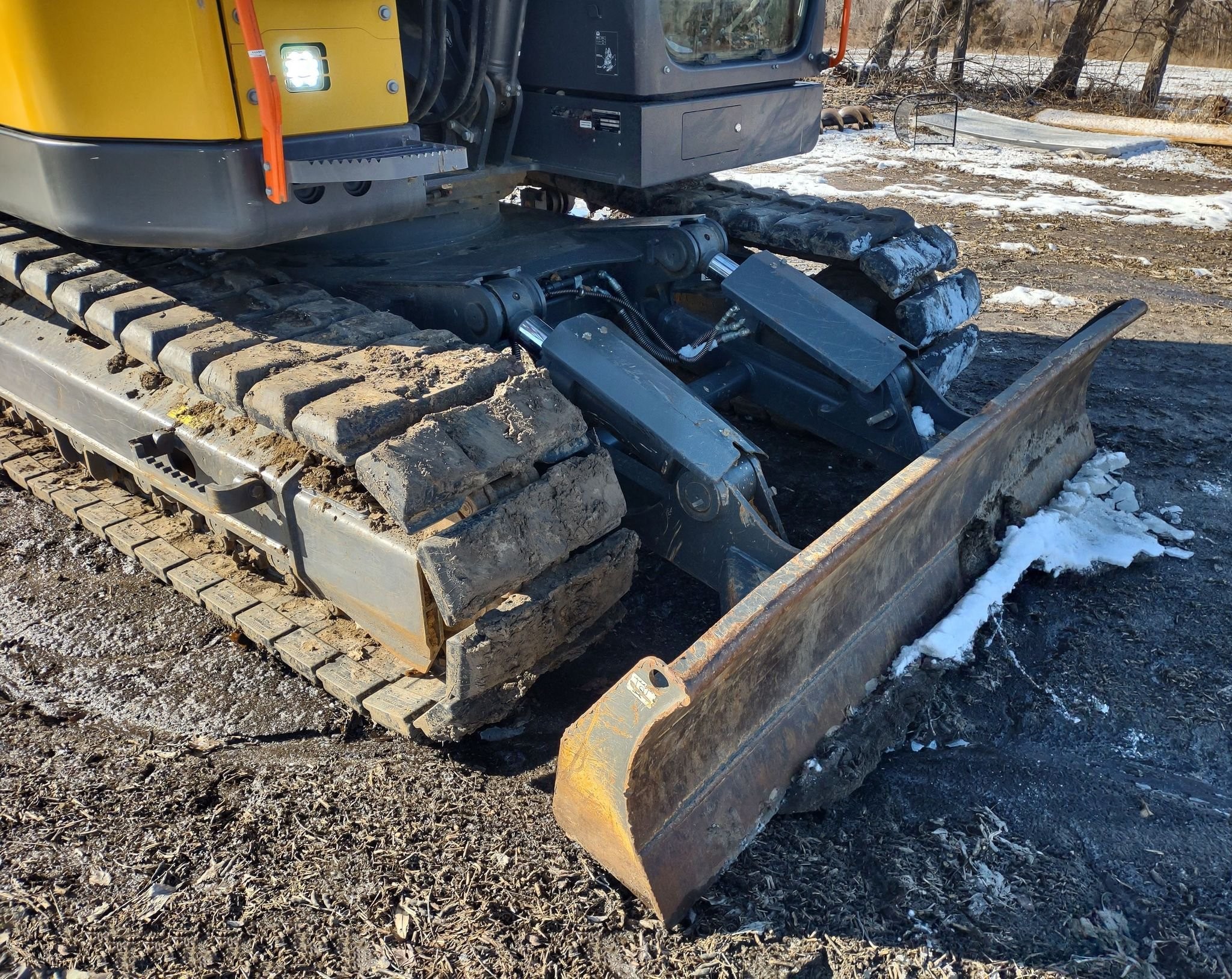 gallery 2021 Volvo ECR145EL excavator