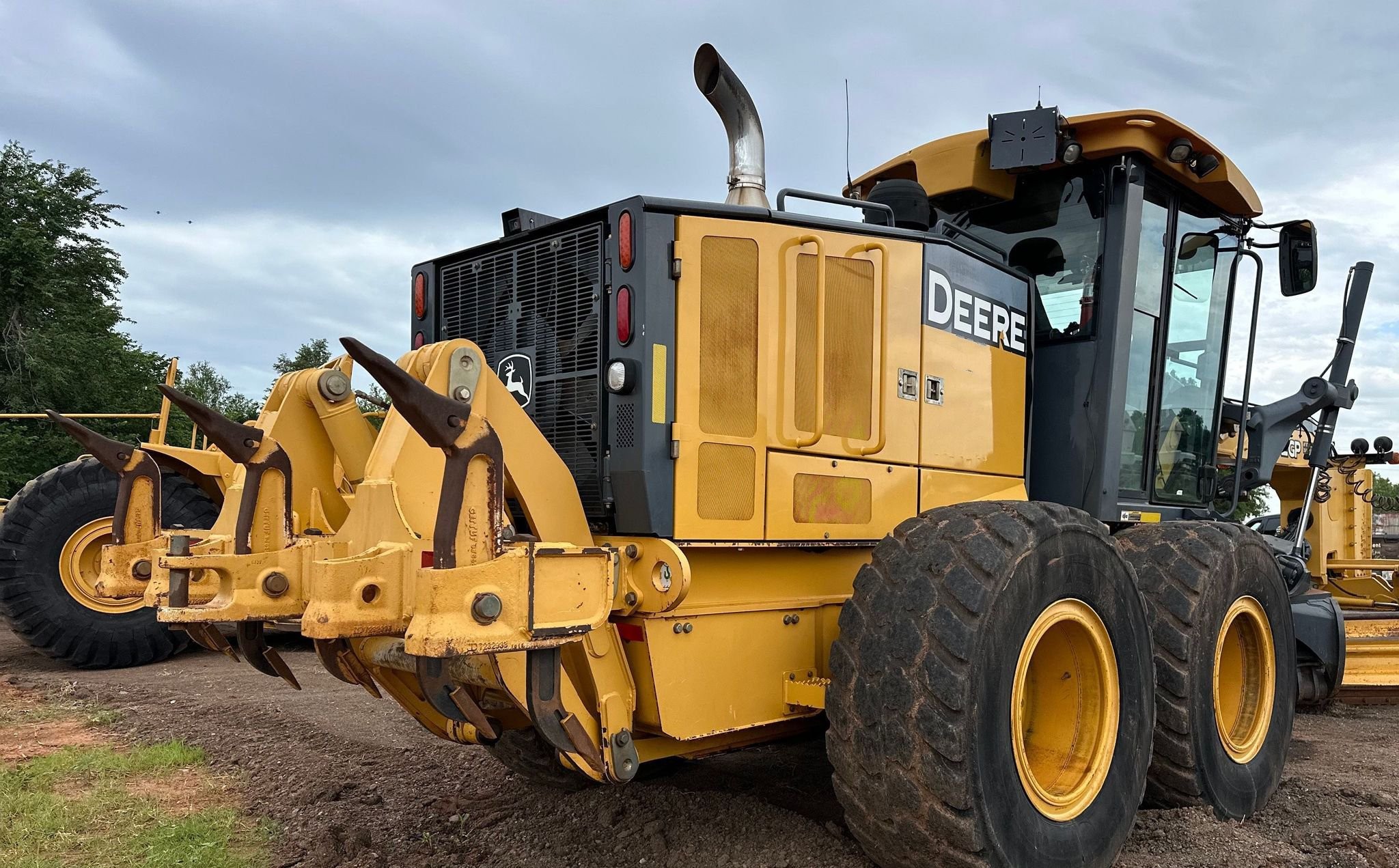 gallery 2013 John Deere 772GP motor grader