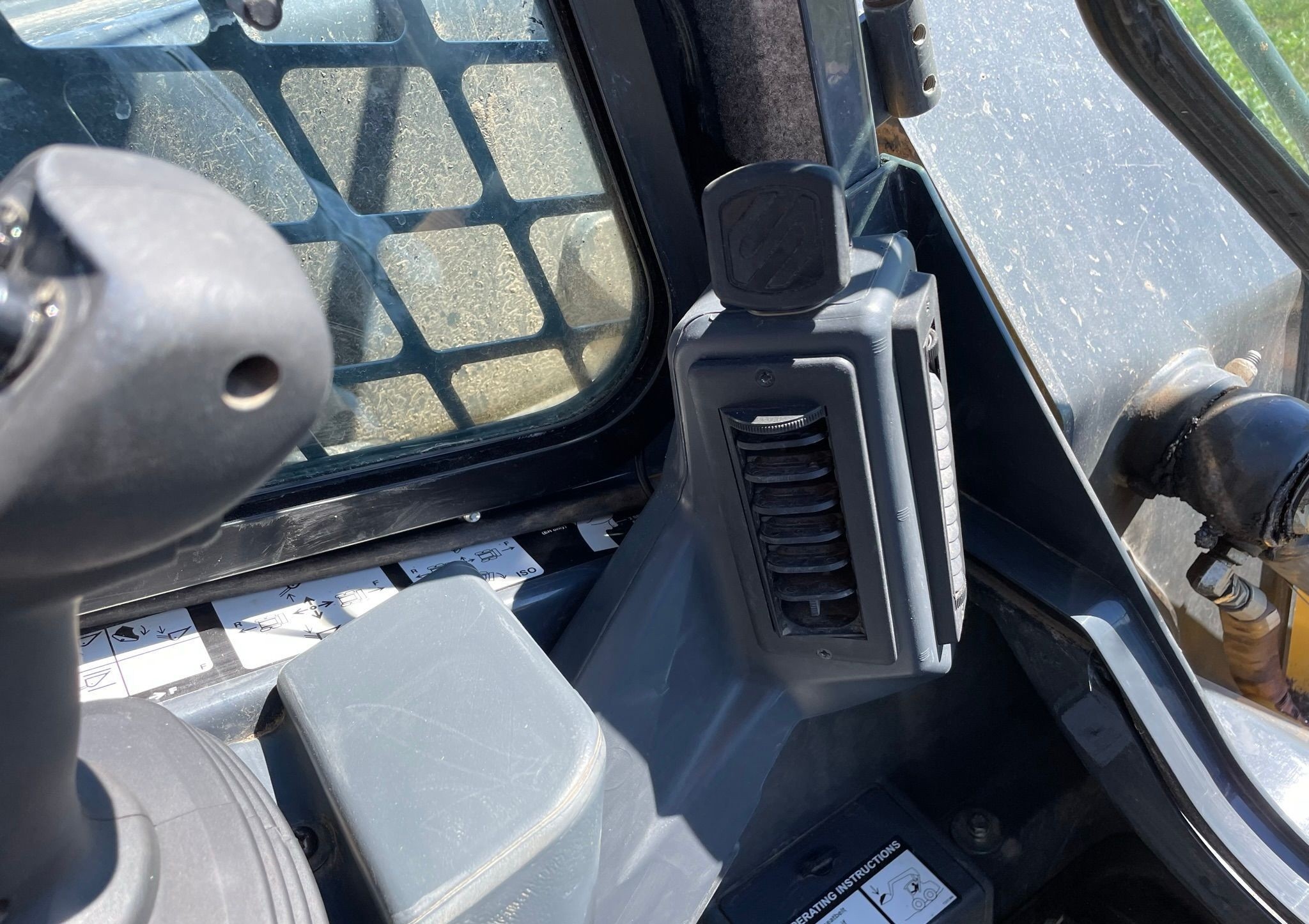 gallery 2021 John Deere 325G tracked skid steer loader